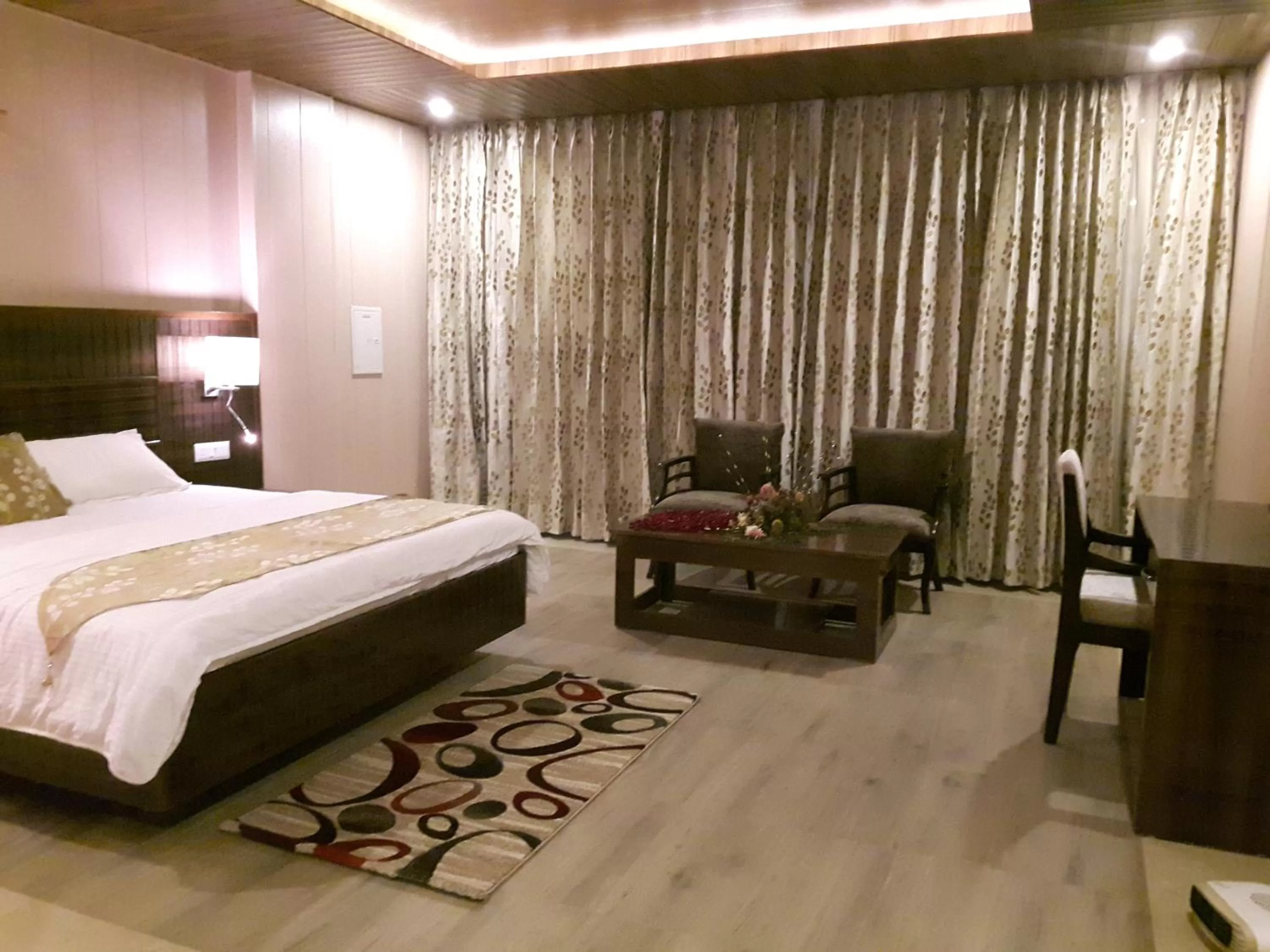 Photo of the whole room, Bed in Maple Leaf Hotel