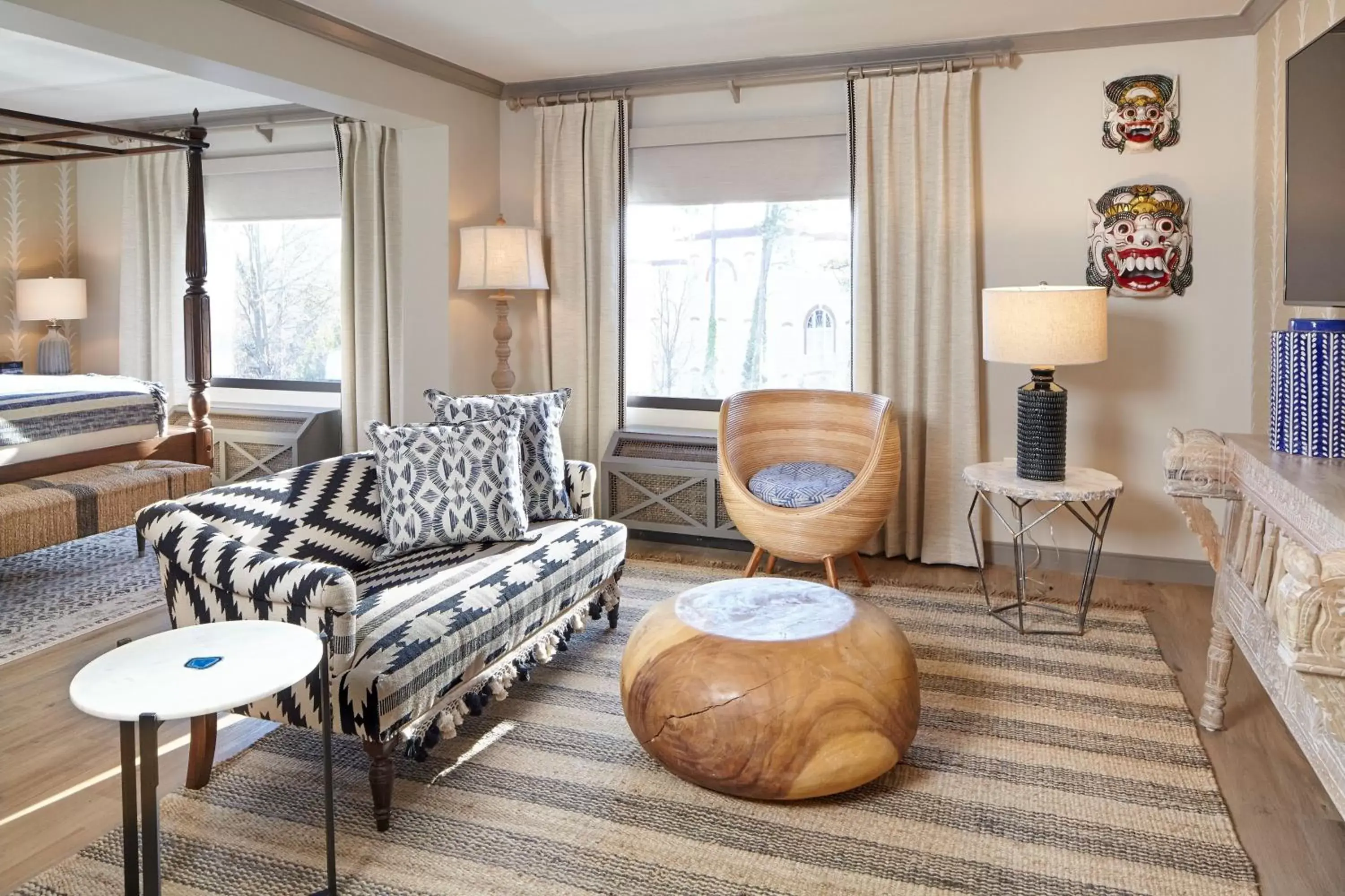 Photo of the whole room, Seating Area in The Burgess Hotel, Atlanta, a Tribute Portfolio Hotel