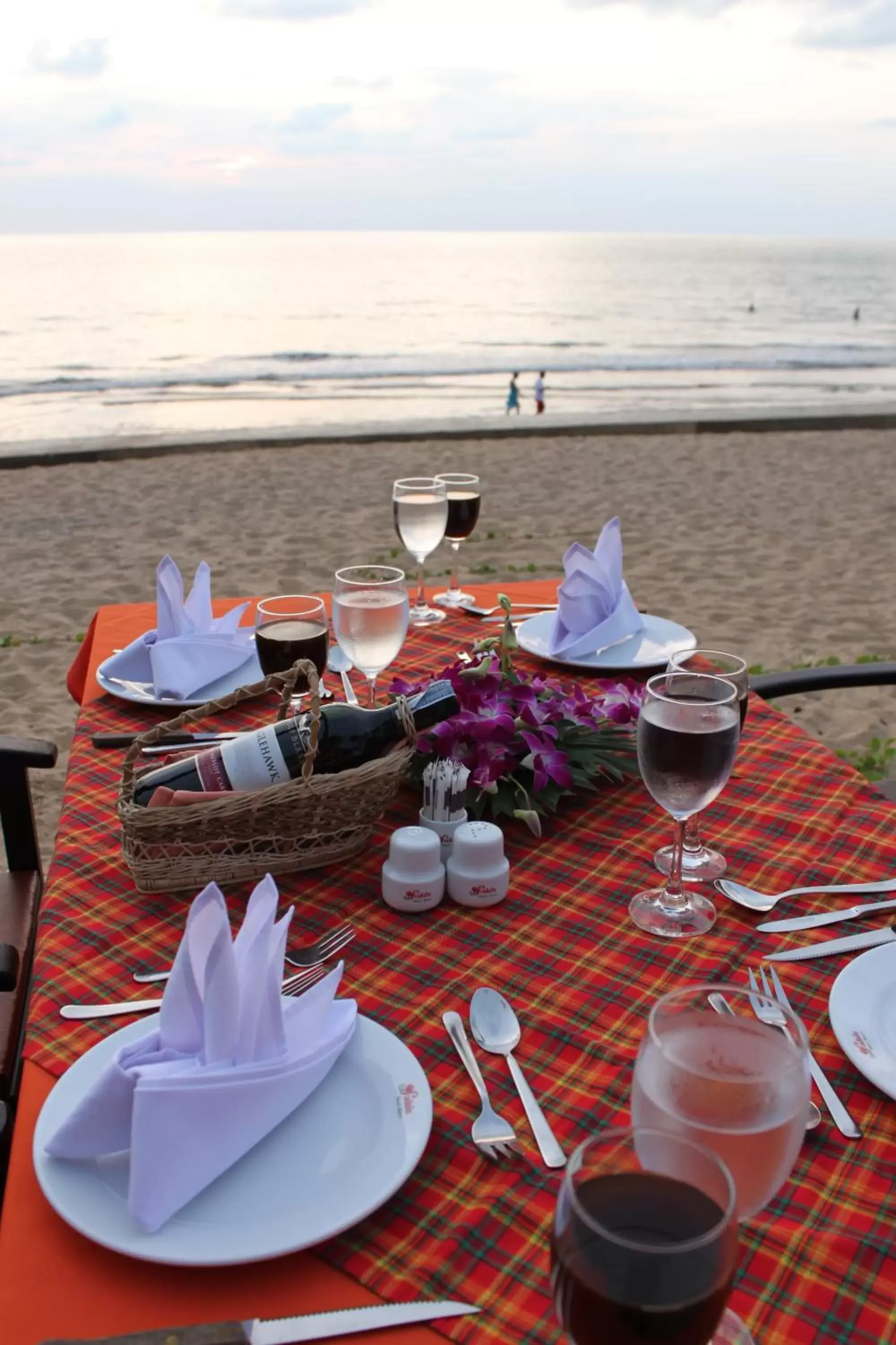 Restaurant/Places to Eat in Sudala Beach Resort
