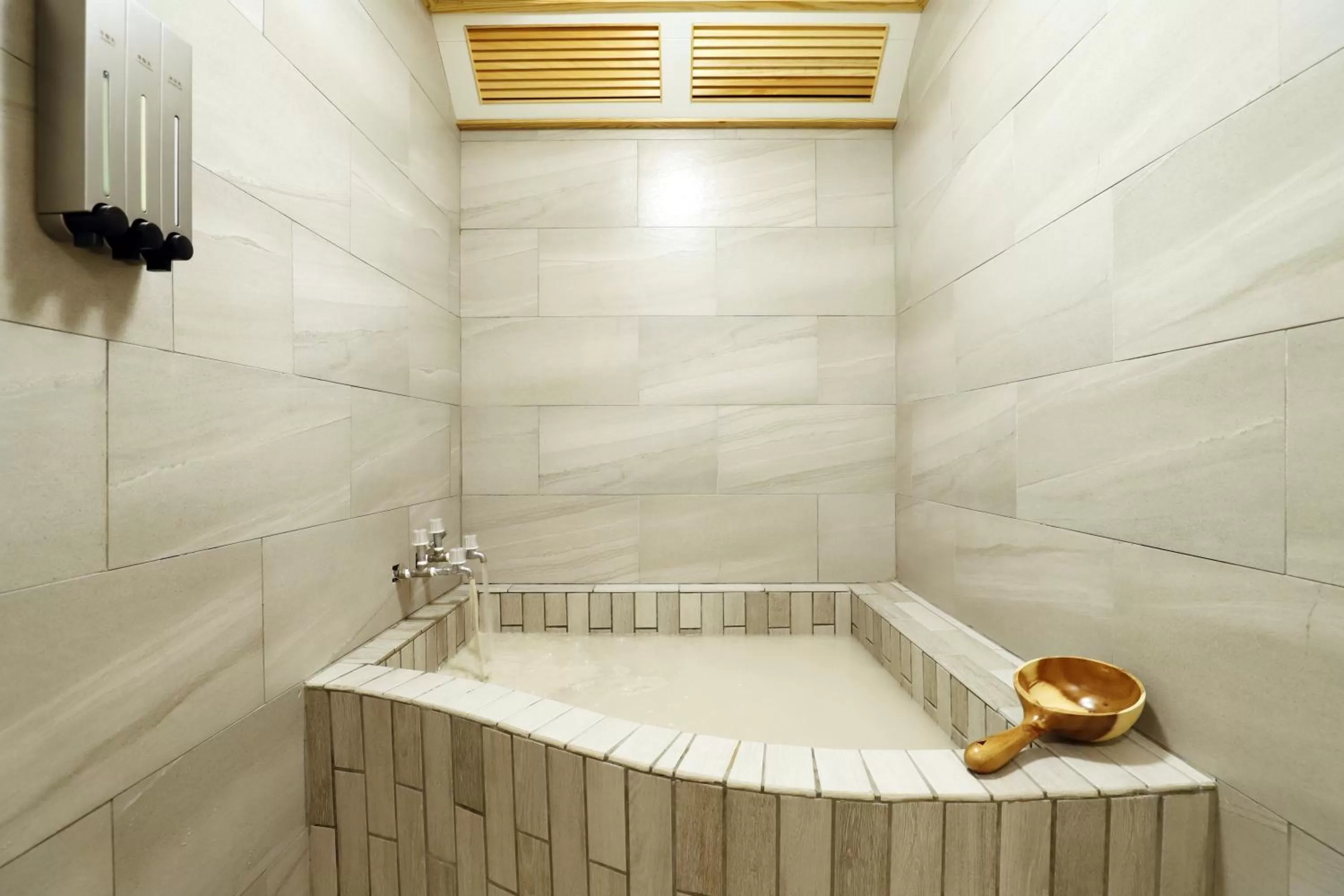 Gorgeous Hot Spring Resort