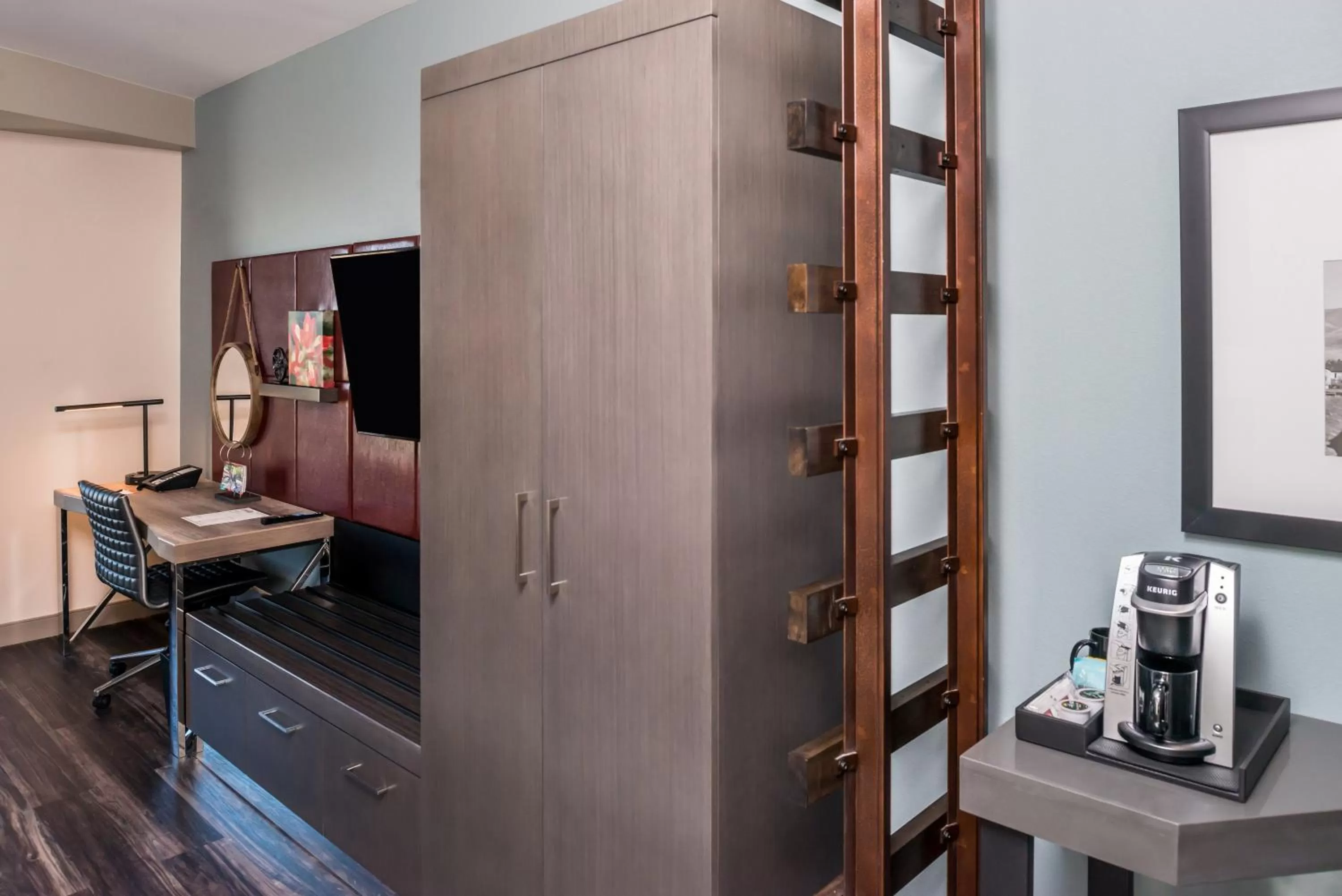 Photo of the whole room in Hotel Indigo Frisco by IHG