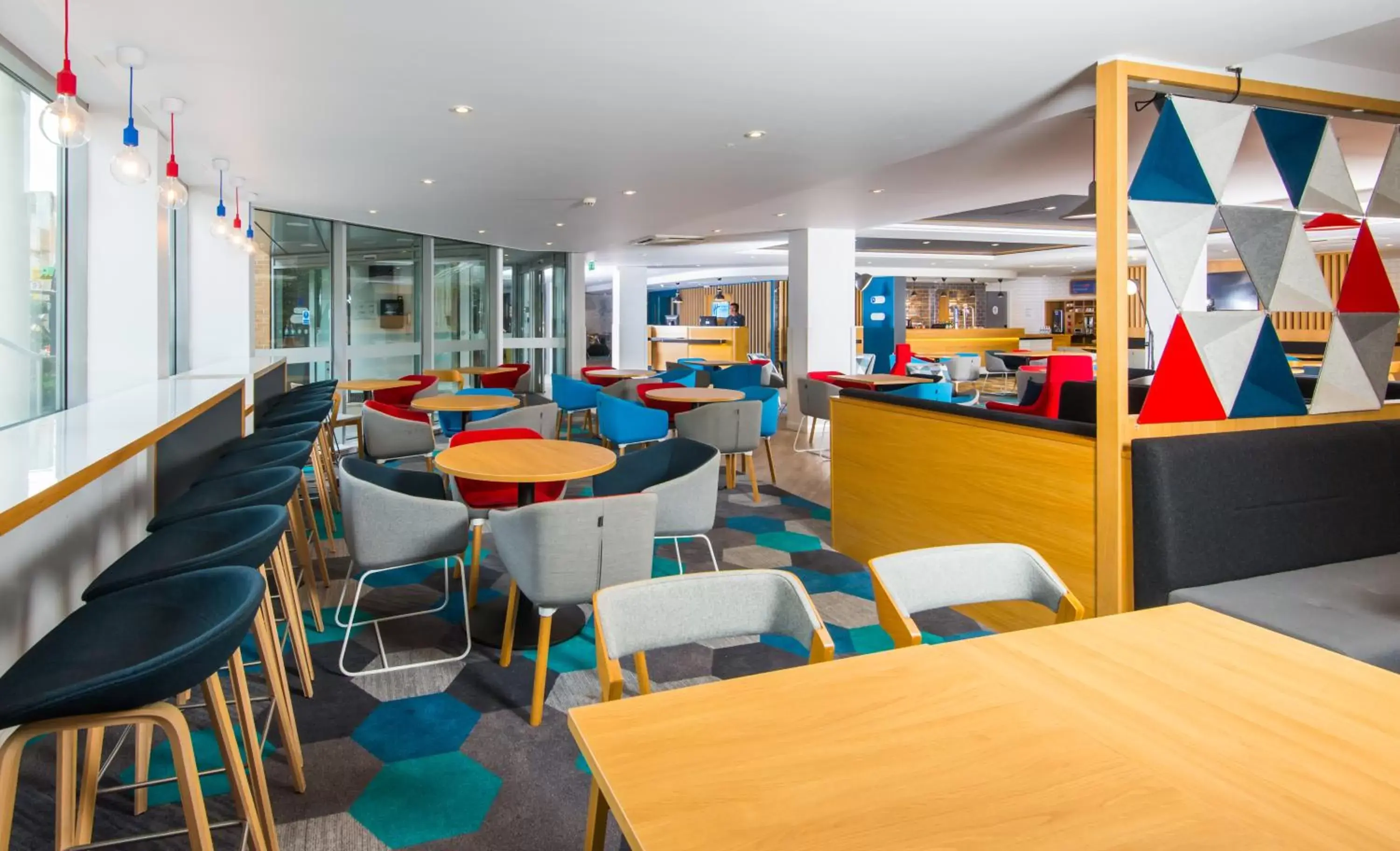 Property building, Restaurant/Places to Eat in Holiday Inn Express London-Hammersmith, an IHG Hotel