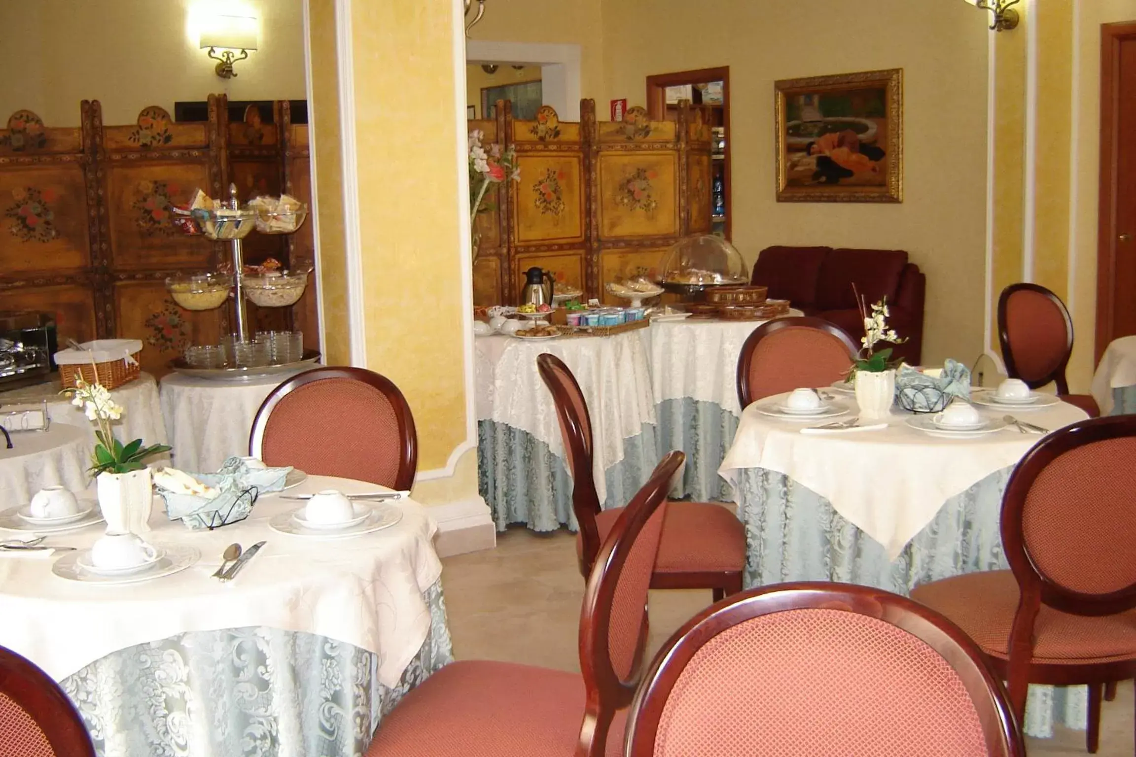 Restaurant/Places to Eat in D'Angelo Palace Hotel
