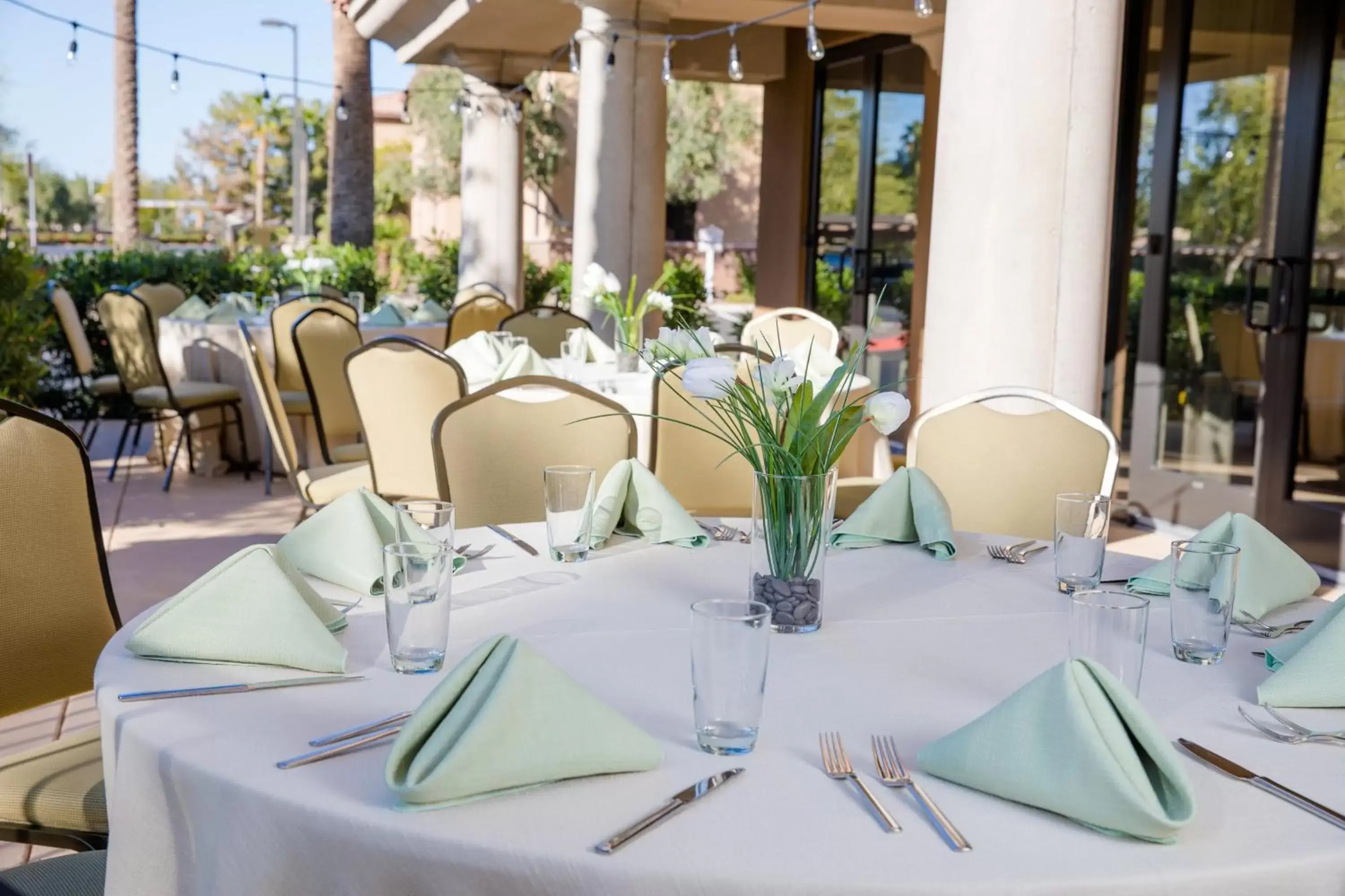 Banquet/Function facilities, Restaurant/Places to Eat in Holiday Inn Phoenix/Chandler, an IHG Hotel
