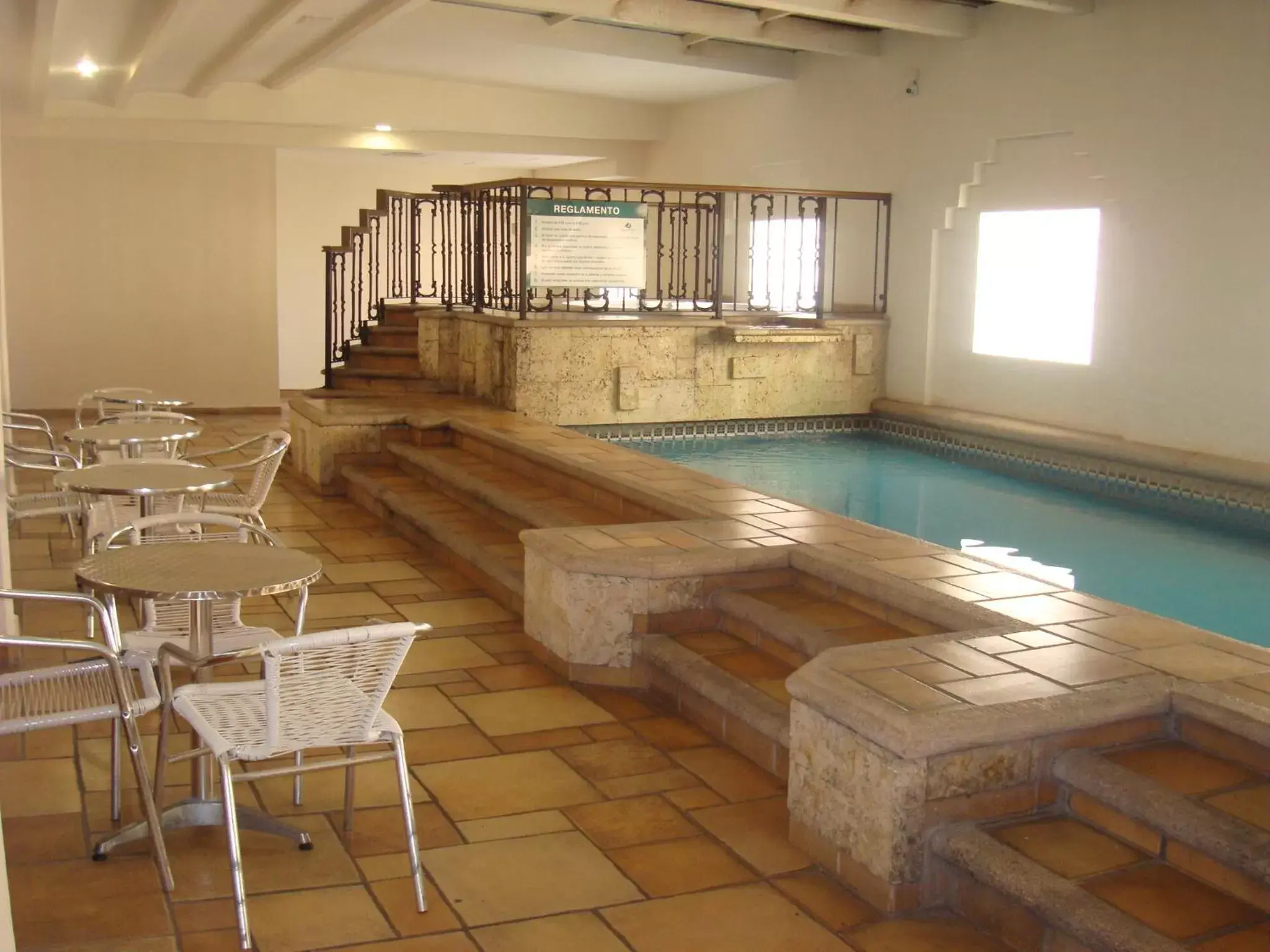 Swimming Pool in Hotel Ruiz Milán