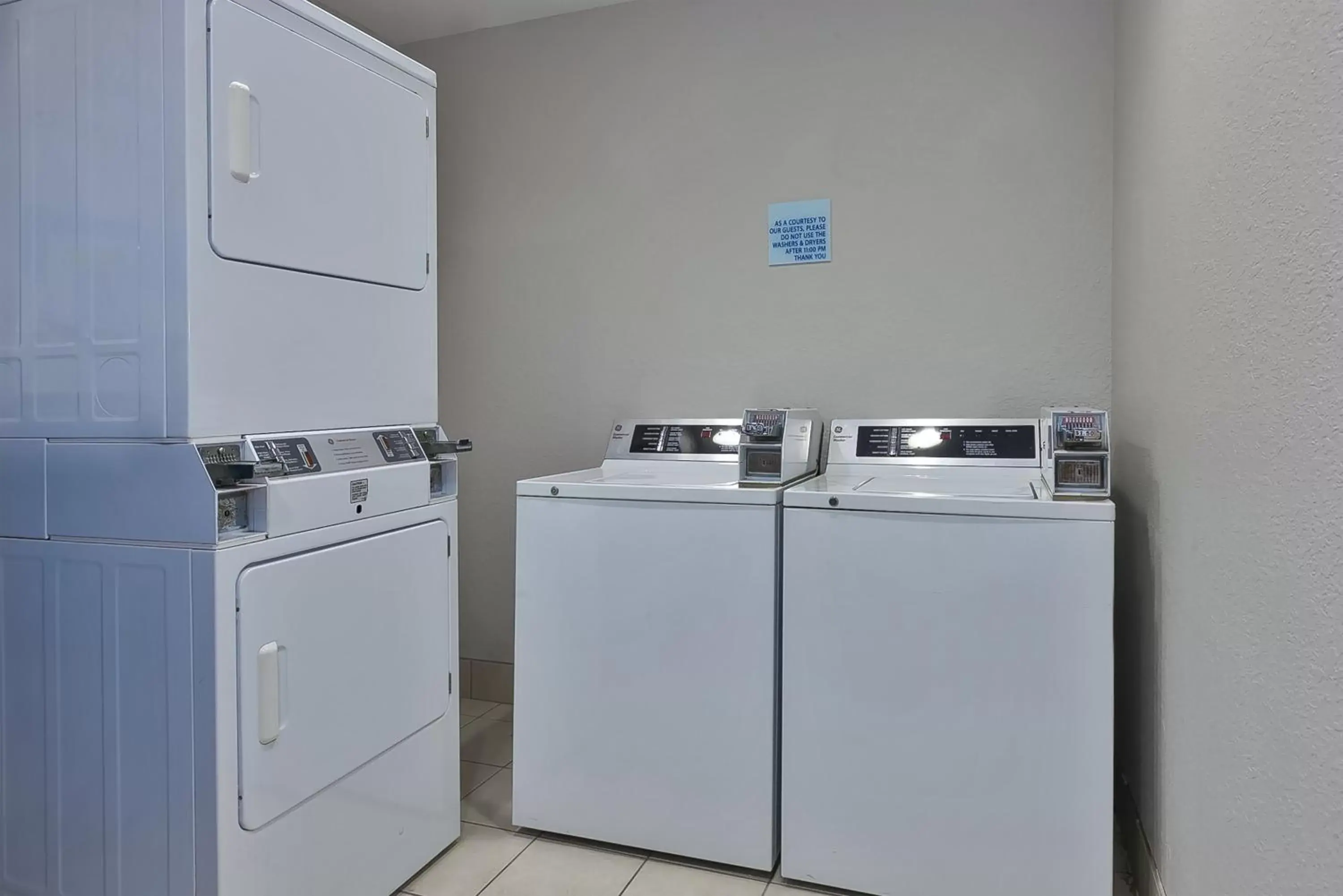 Other, Kitchen/Kitchenette in Holiday Inn Express Hotel & Suites Petoskey, an IHG Hotel