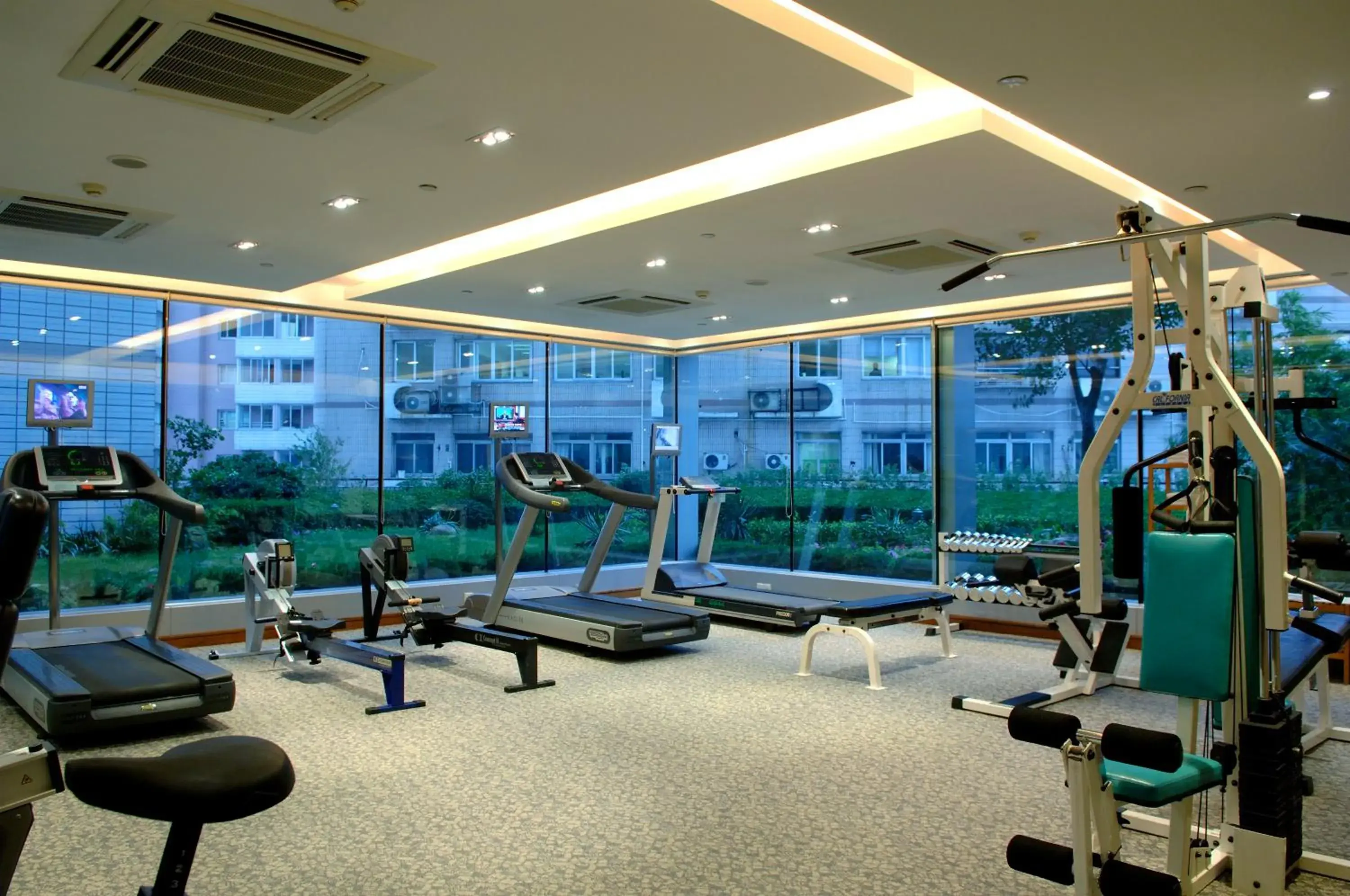 Fitness centre/facilities, Fitness Center/Facilities in Merry Hotel Shanghai