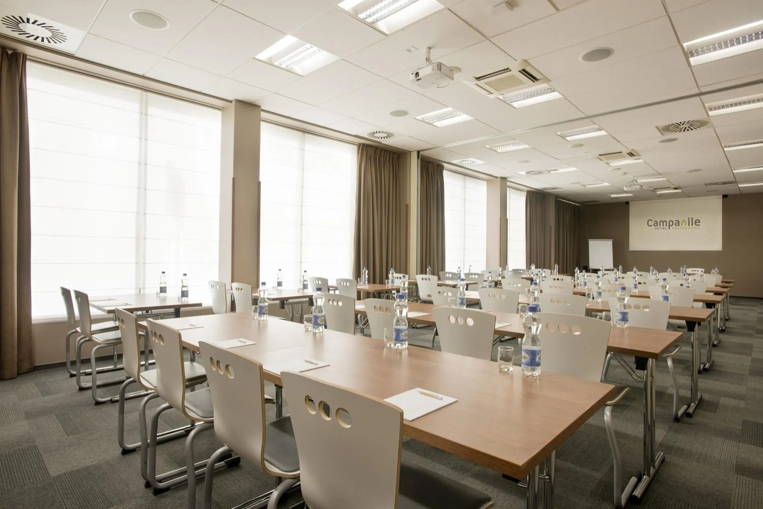 Business facilities in Campanile Bydgoszcz Hotel