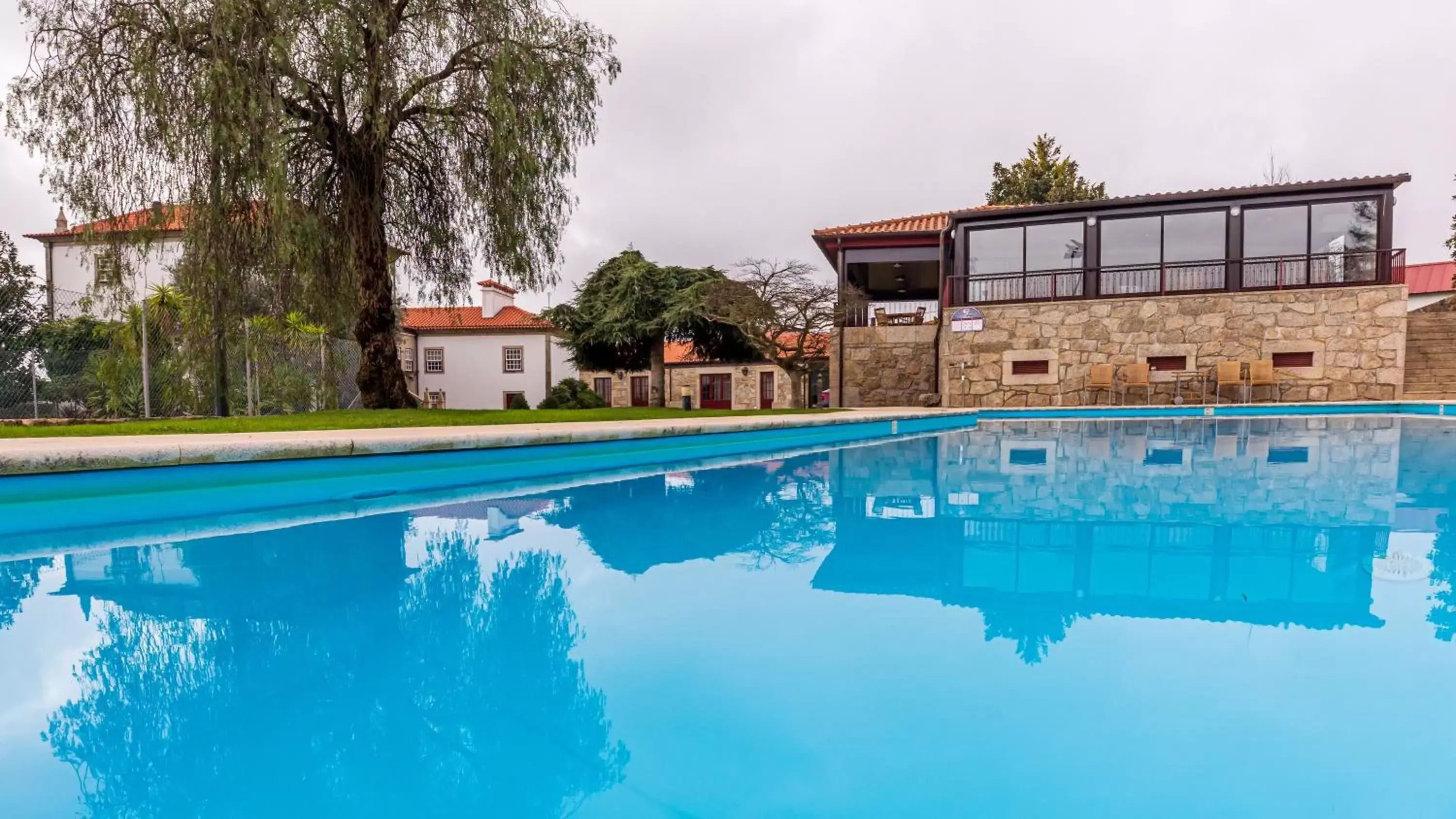 Property building, Swimming Pool in Hotel Rural Quinta de Sao Sebastiao