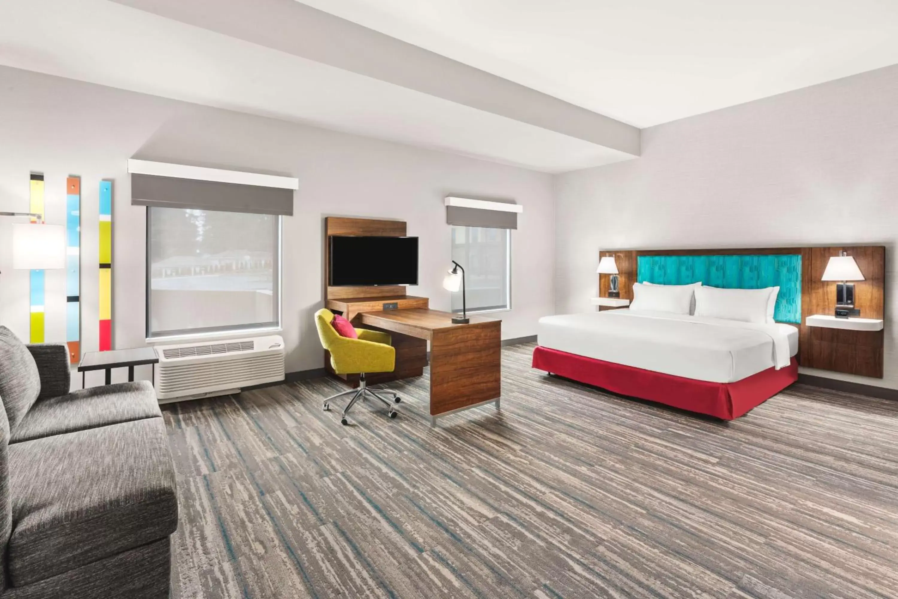 Bedroom, Seating Area in Hampton Inn & Suites Tigard