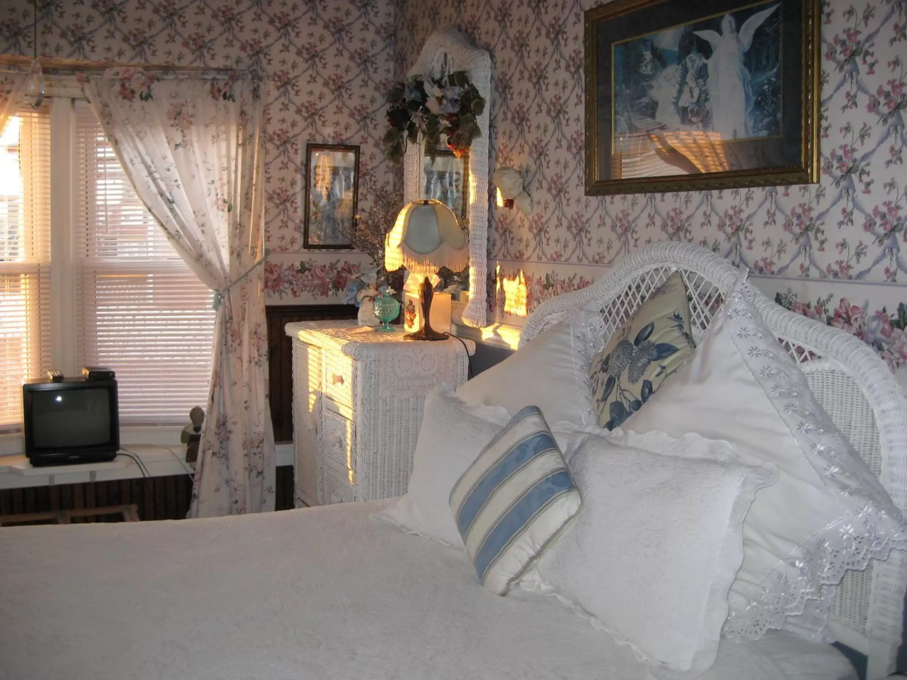 Bedroom, Bed in Angel of the Sea Bed and Breakfast