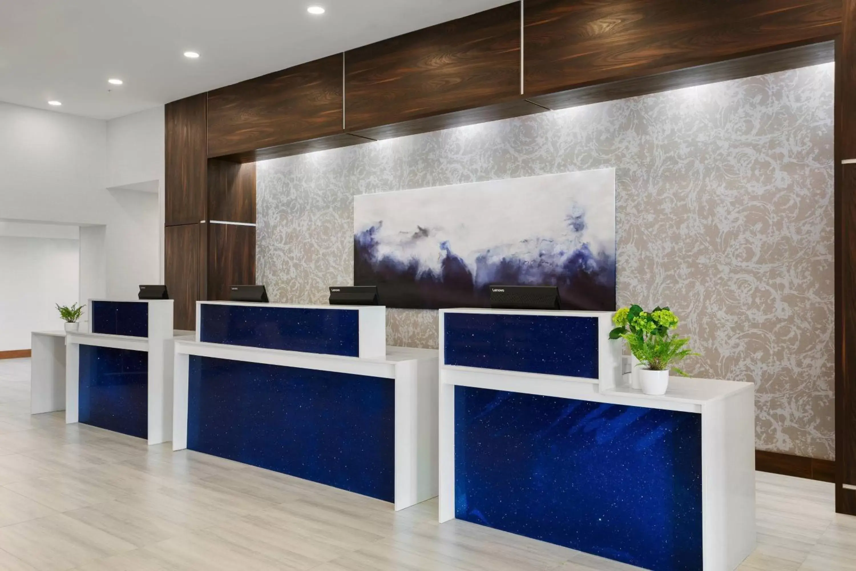 Lobby or reception, Swimming Pool in Delta Hotels by Marriott - Indianapolis Airport