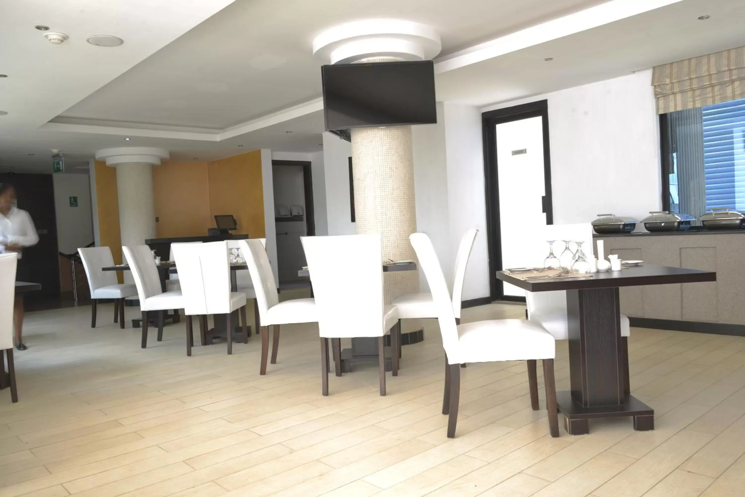 Communal lounge/ TV room, Dining Area in La Maison Royale