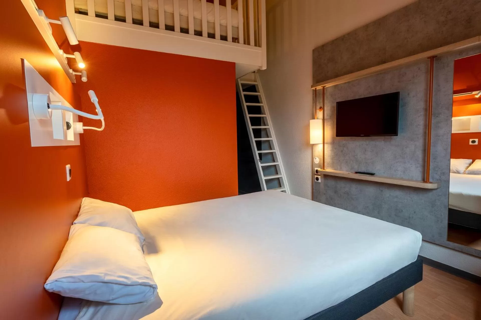 Photo of the whole room, Bed in ibis budget Nancy Porte Sud