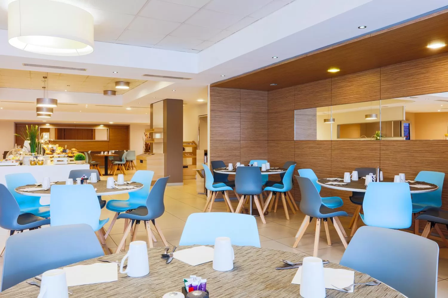 Restaurant/places to eat in Mercure Paris Vaugirard Porte De Versailles