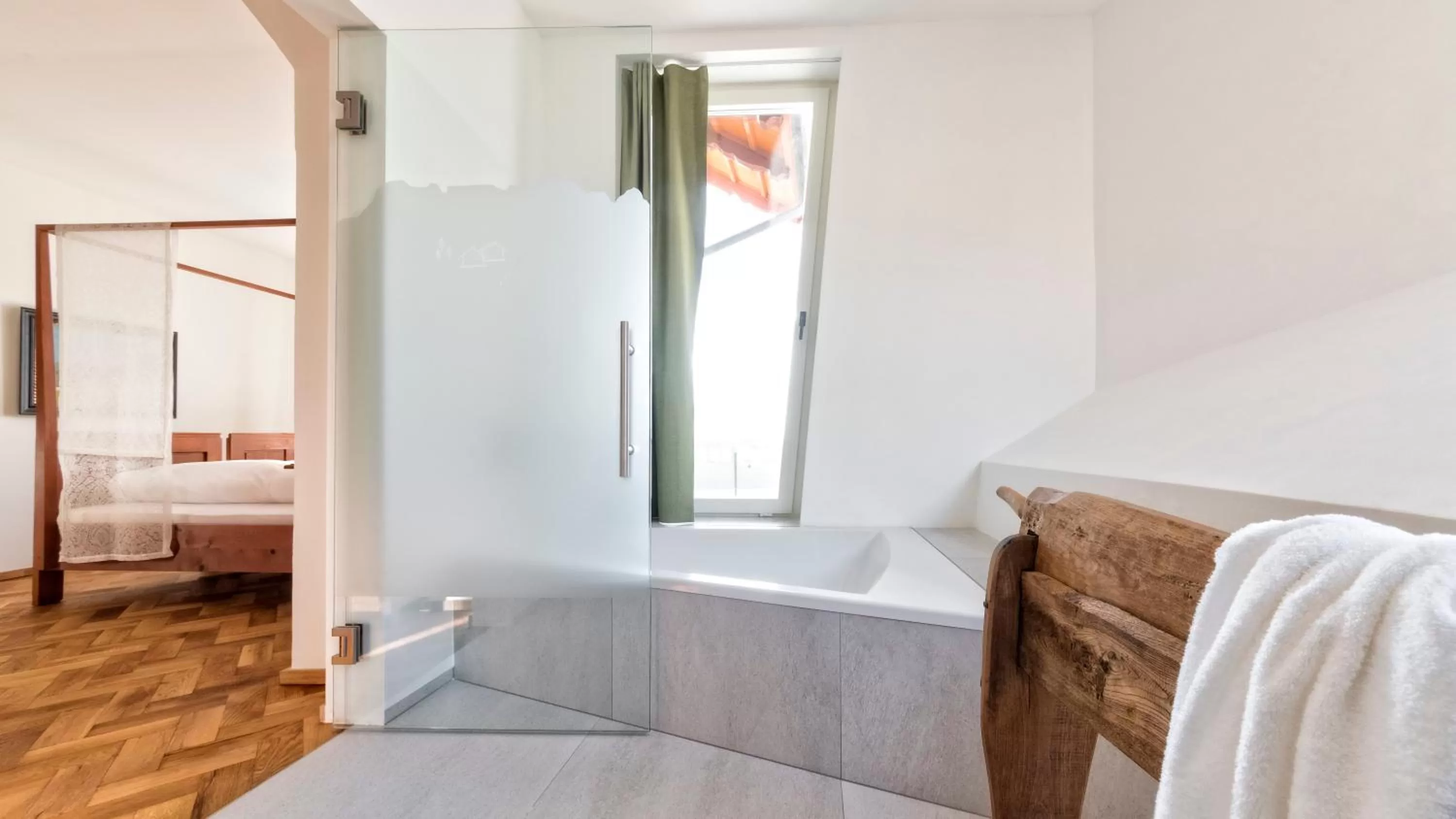 Bathroom, Bed in Niedermairhof