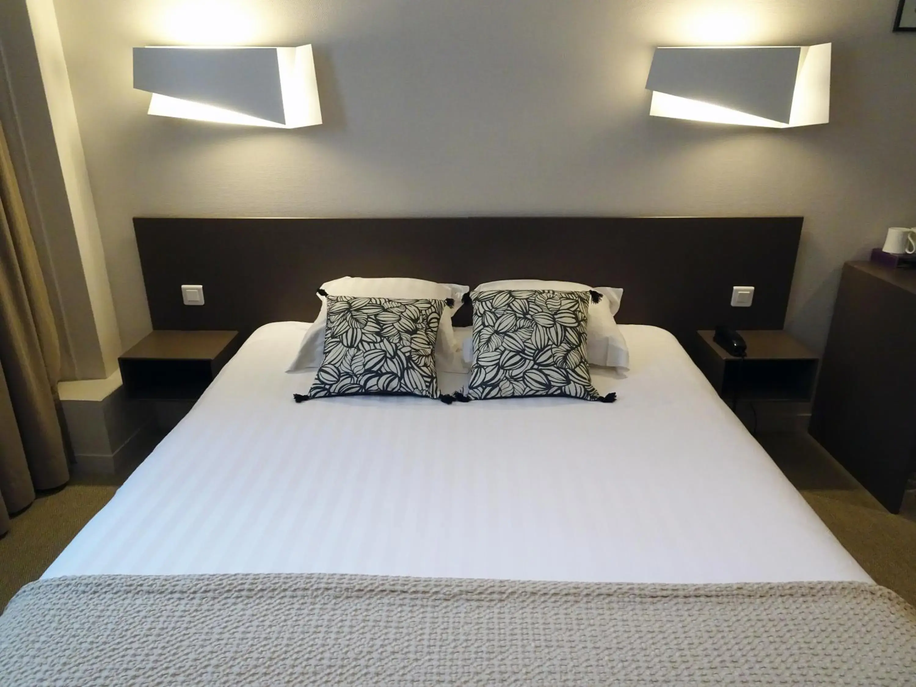 Bed in Hotel Le Sevigne - Sure Hotel Collection by Best Western