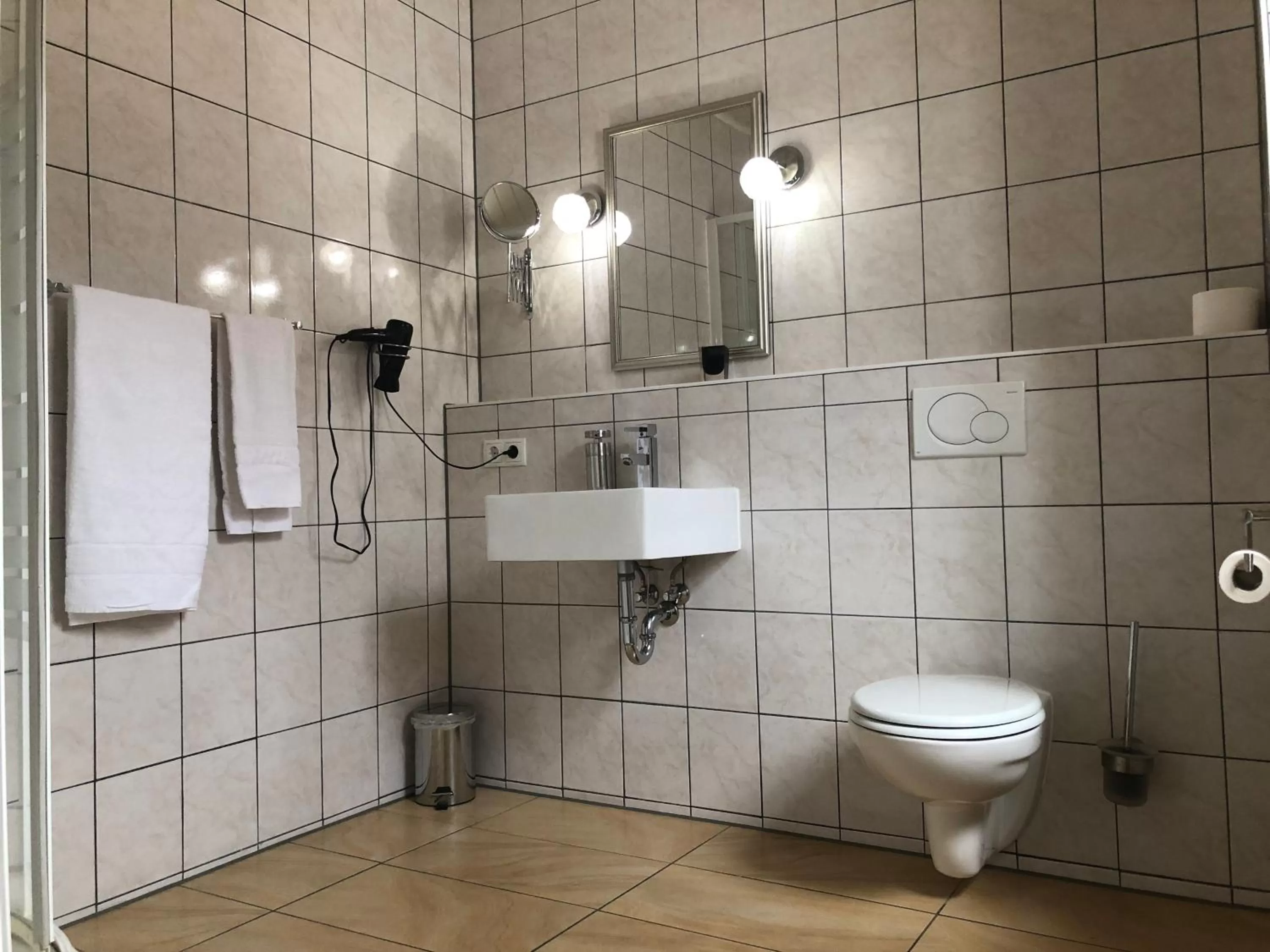 Bathroom in Hotel Zum Kastanienbaum