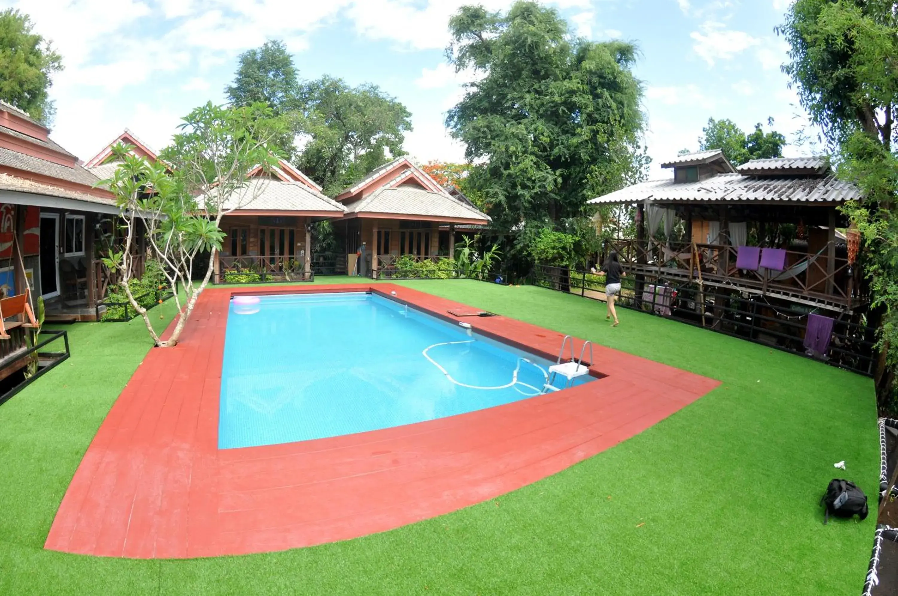 Swimming Pool in Sawasdeepai River Resort