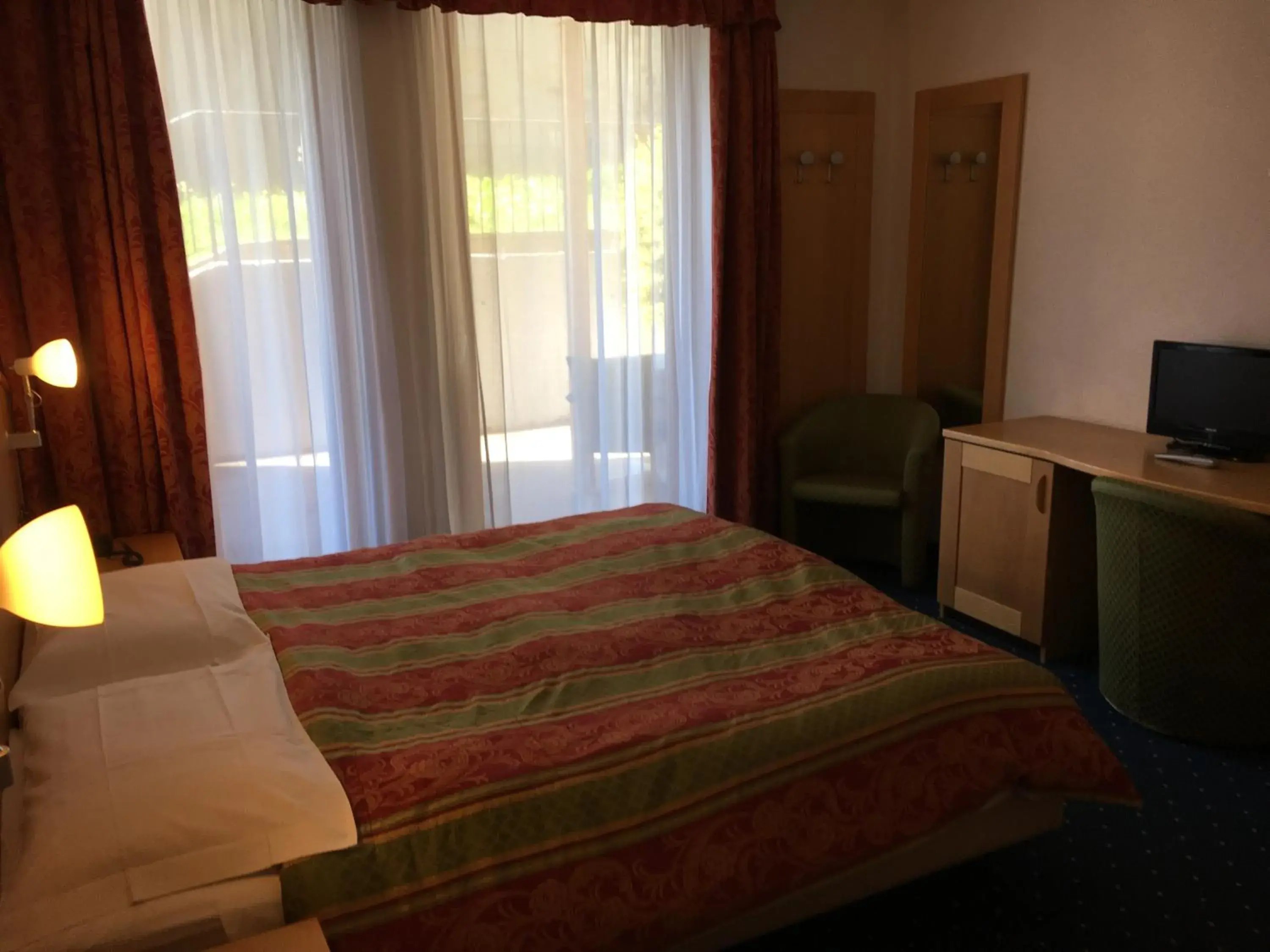 Bed, Room Photo in Garni Enrosadira