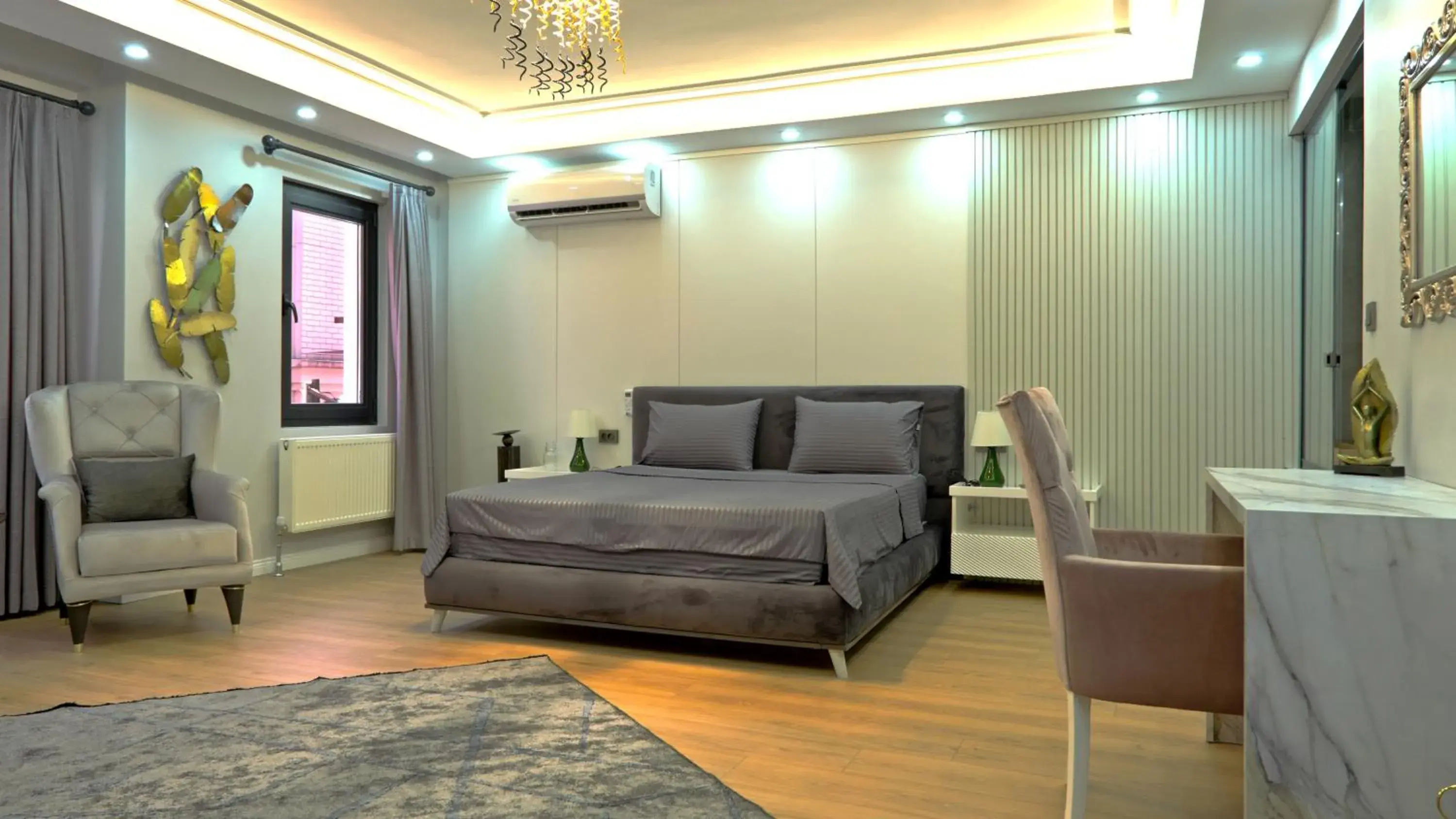 Deluxe Queen Studio in MyKent Hotel Deluxe Queen Studio in MyKent Hotel