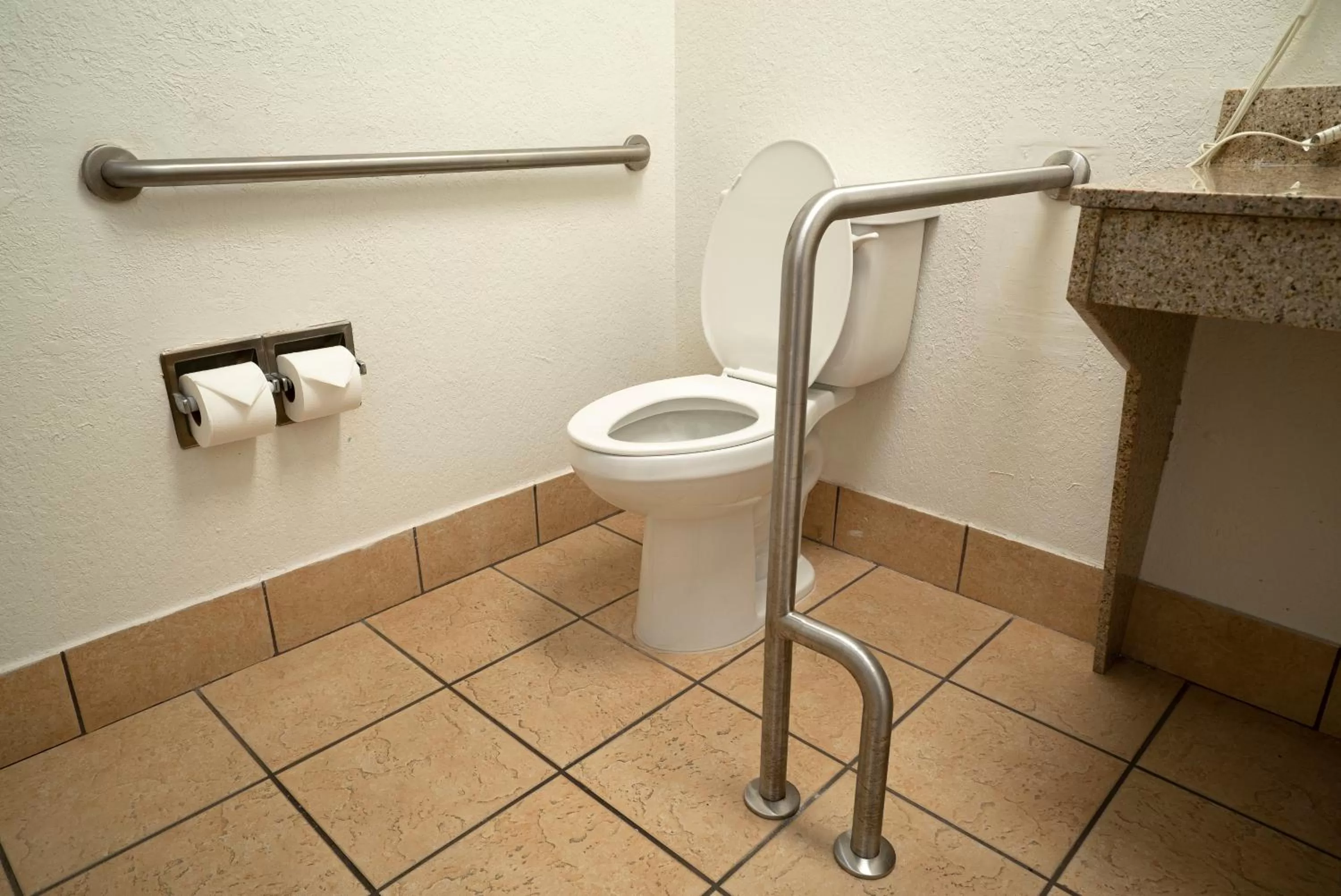 Bathroom in Quality Inn Florida City - Gateway to the Keys