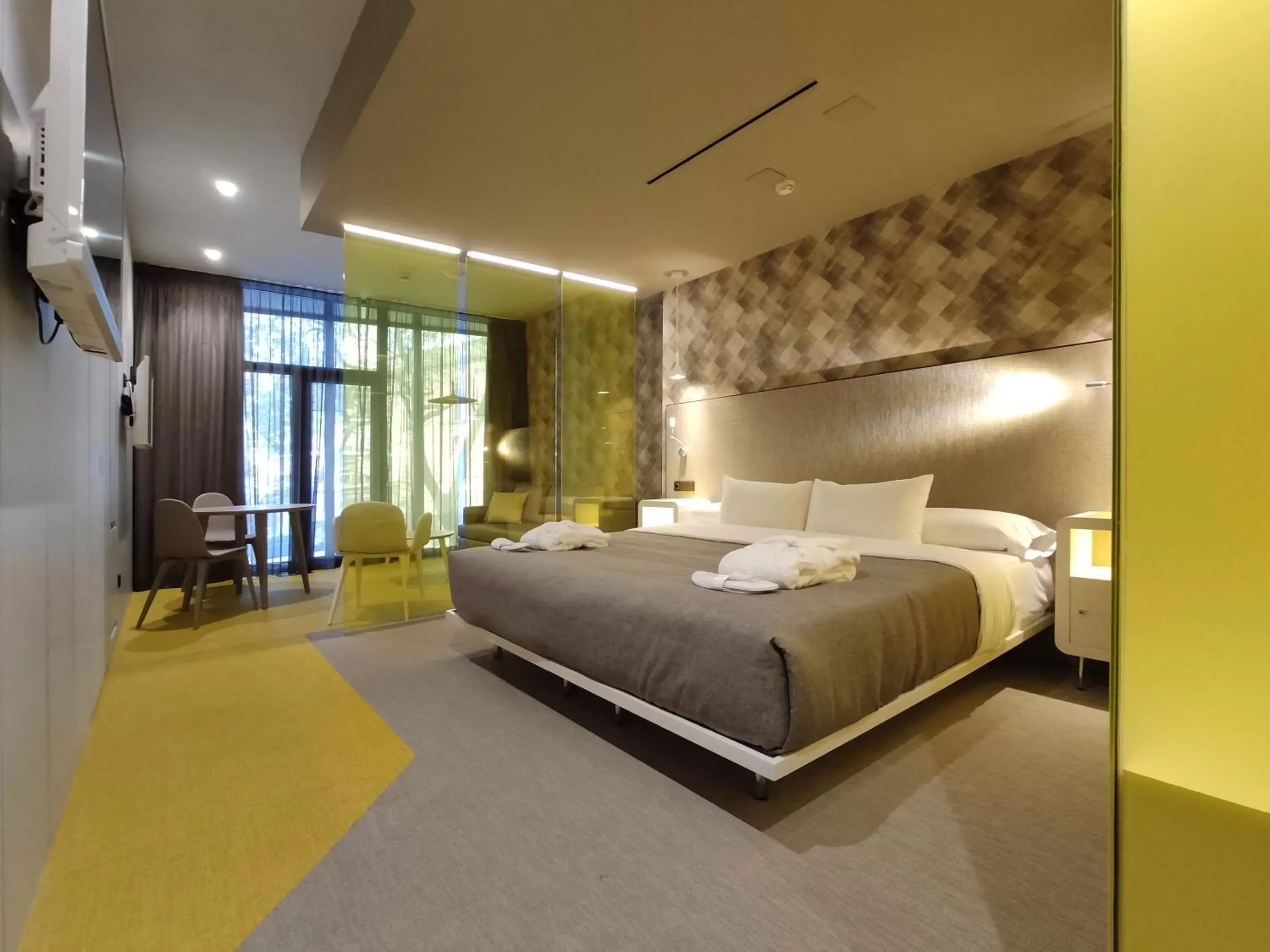 Landmark view, Bed in Hotel Macià Sevilla Kubb Landmark view, Bed in Hotel Macià Sevilla Kubb