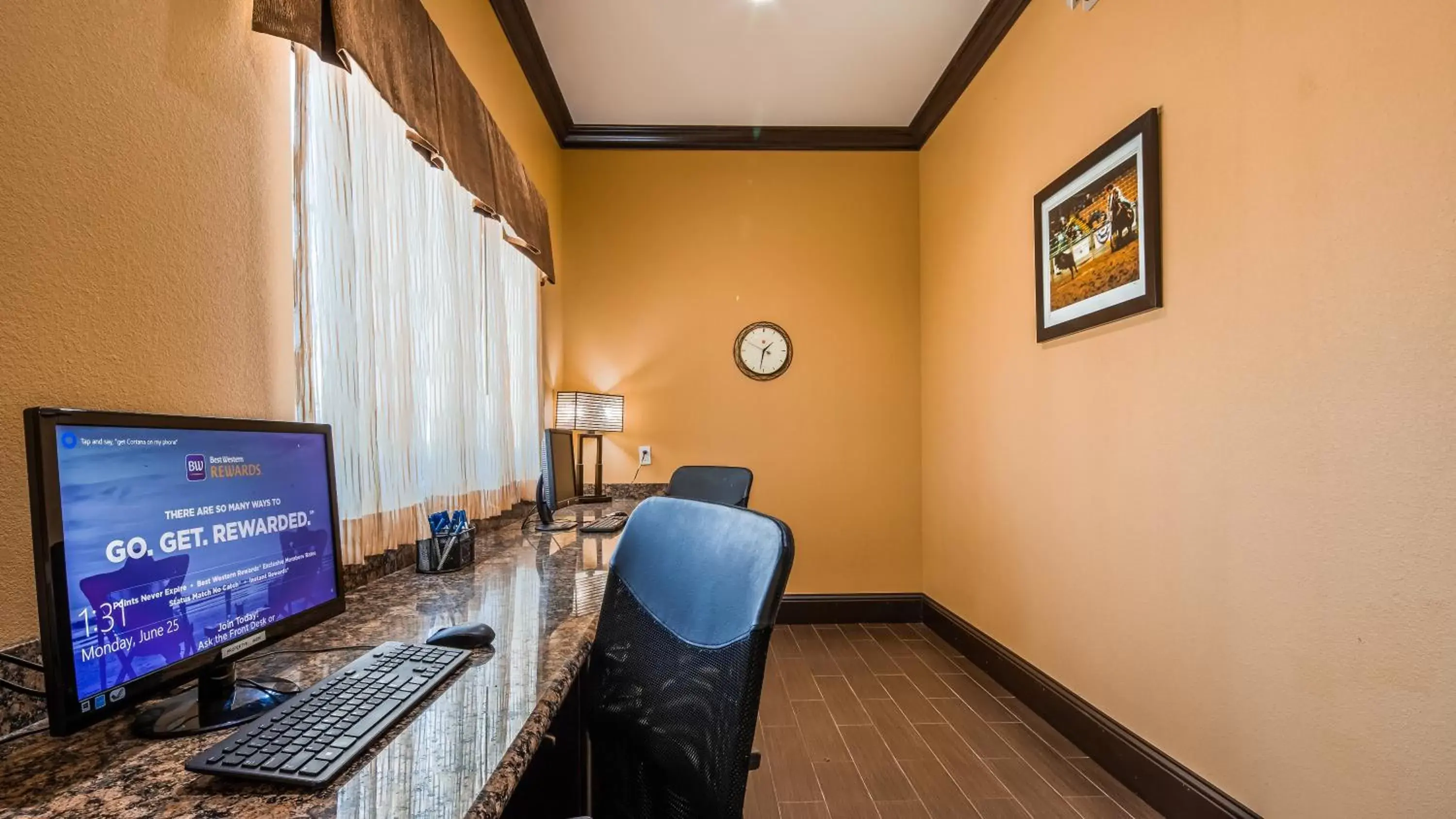 Business facilities, TV/Entertainment Center in Best Western Trail Dust Inn & Suites