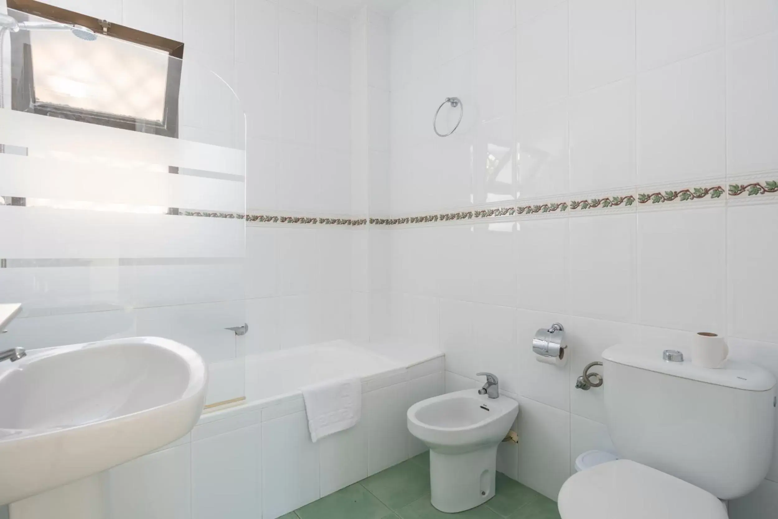 Bathroom in Apartamentos Playamaro