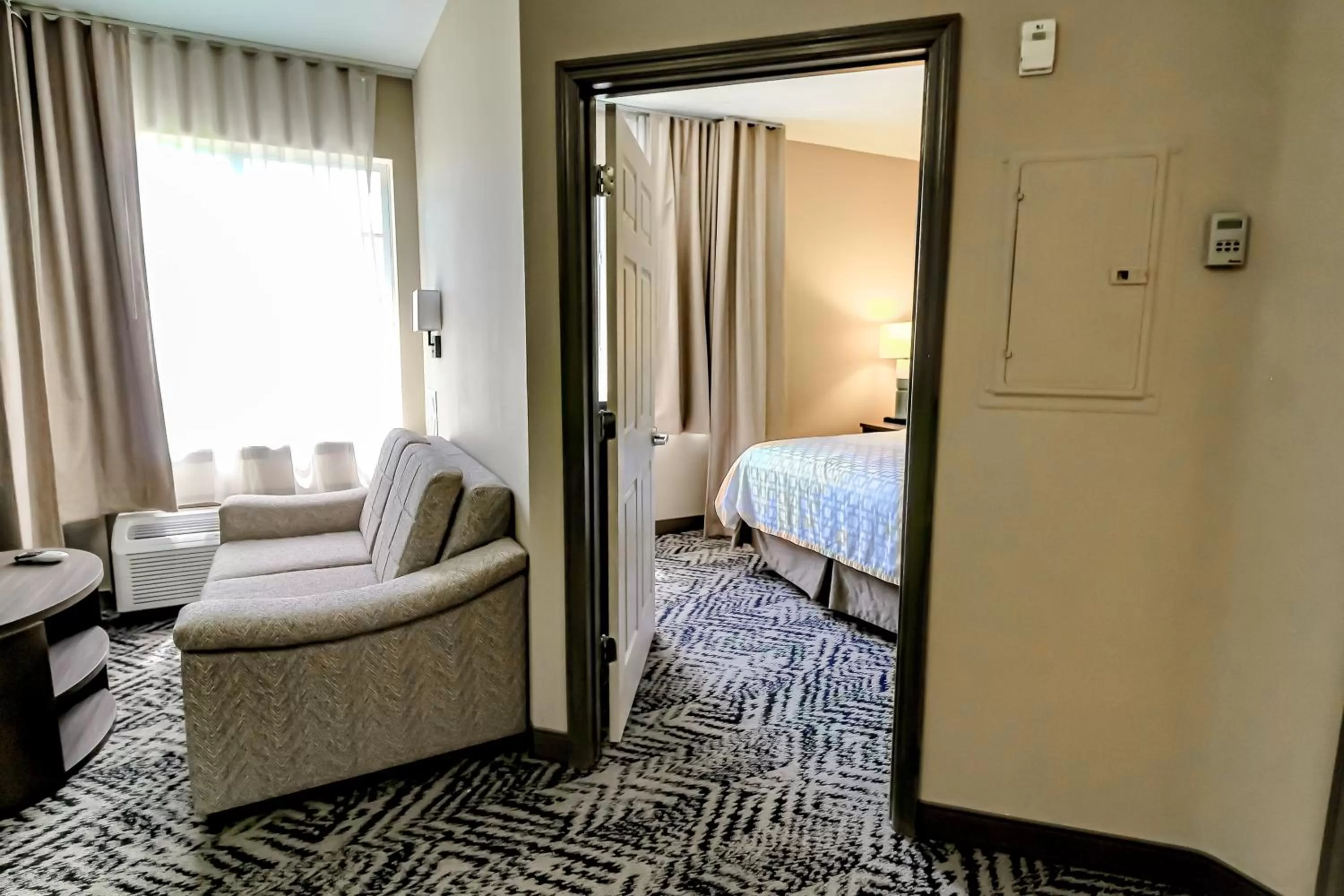 Photo of the whole room, Bed in Candlewood Suites Melbourne/Viera by IHG