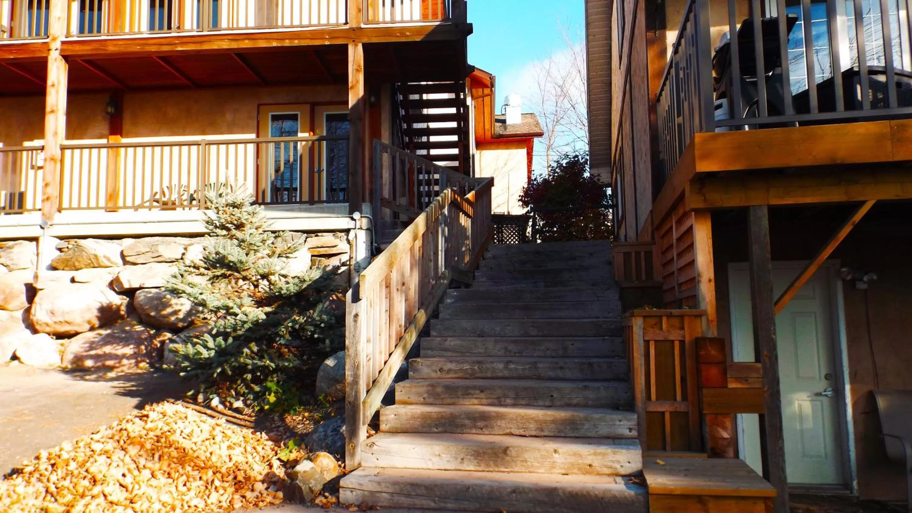 Facade/entrance in Timberland Inn