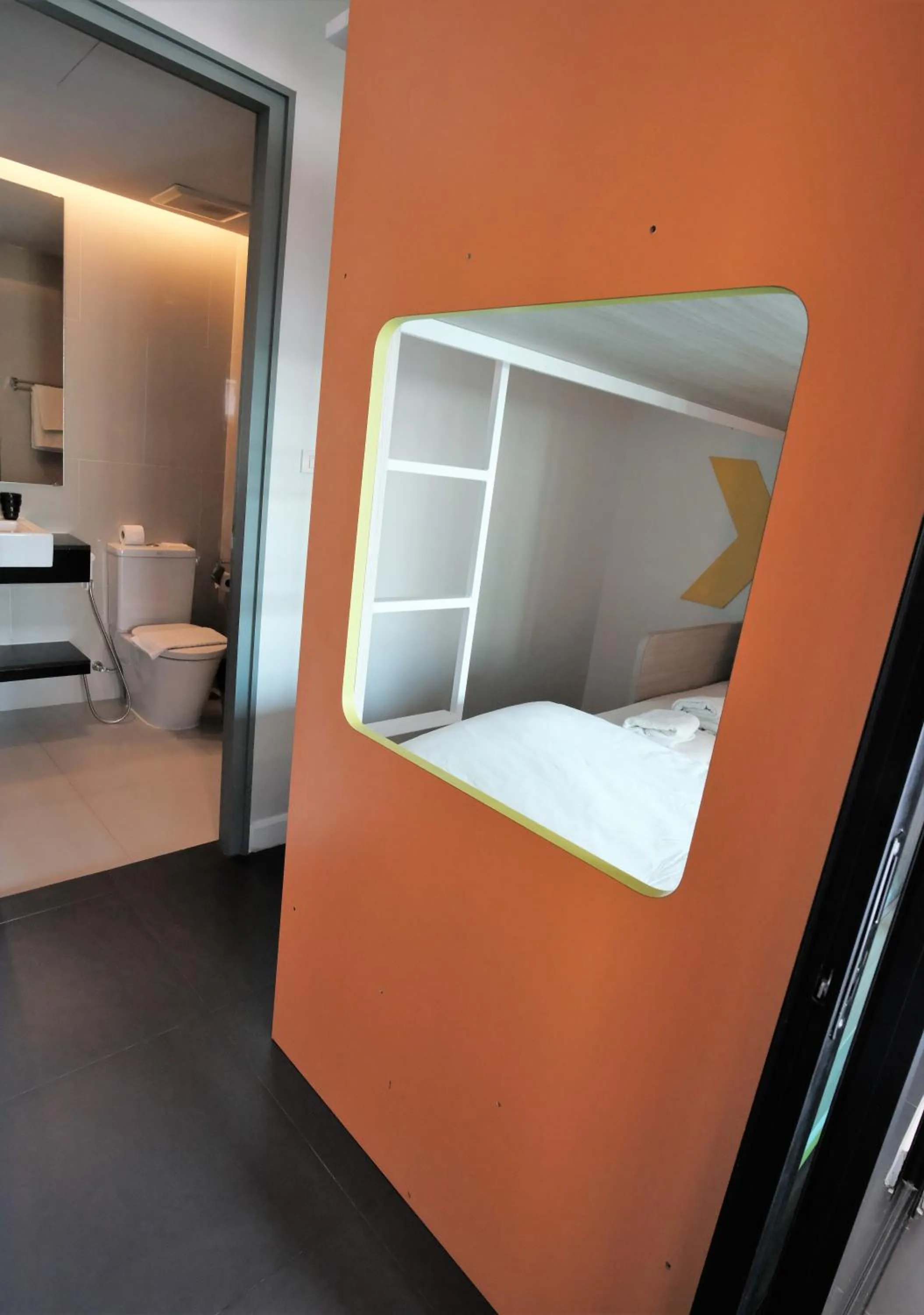 Shower, Bed in iSanook Bangkok