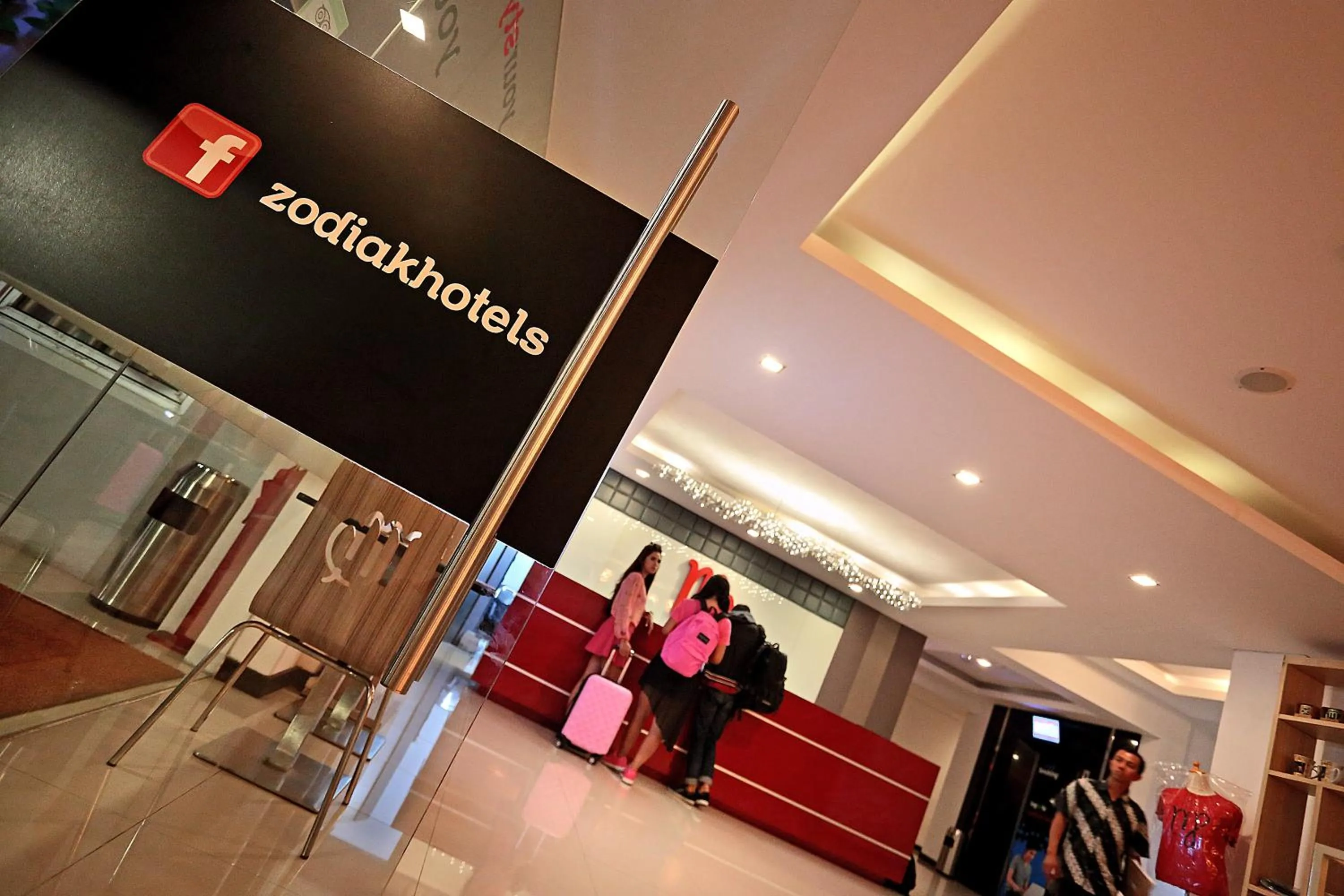 Lobby or reception in Zodiak Sutami by KAGUM Hotels