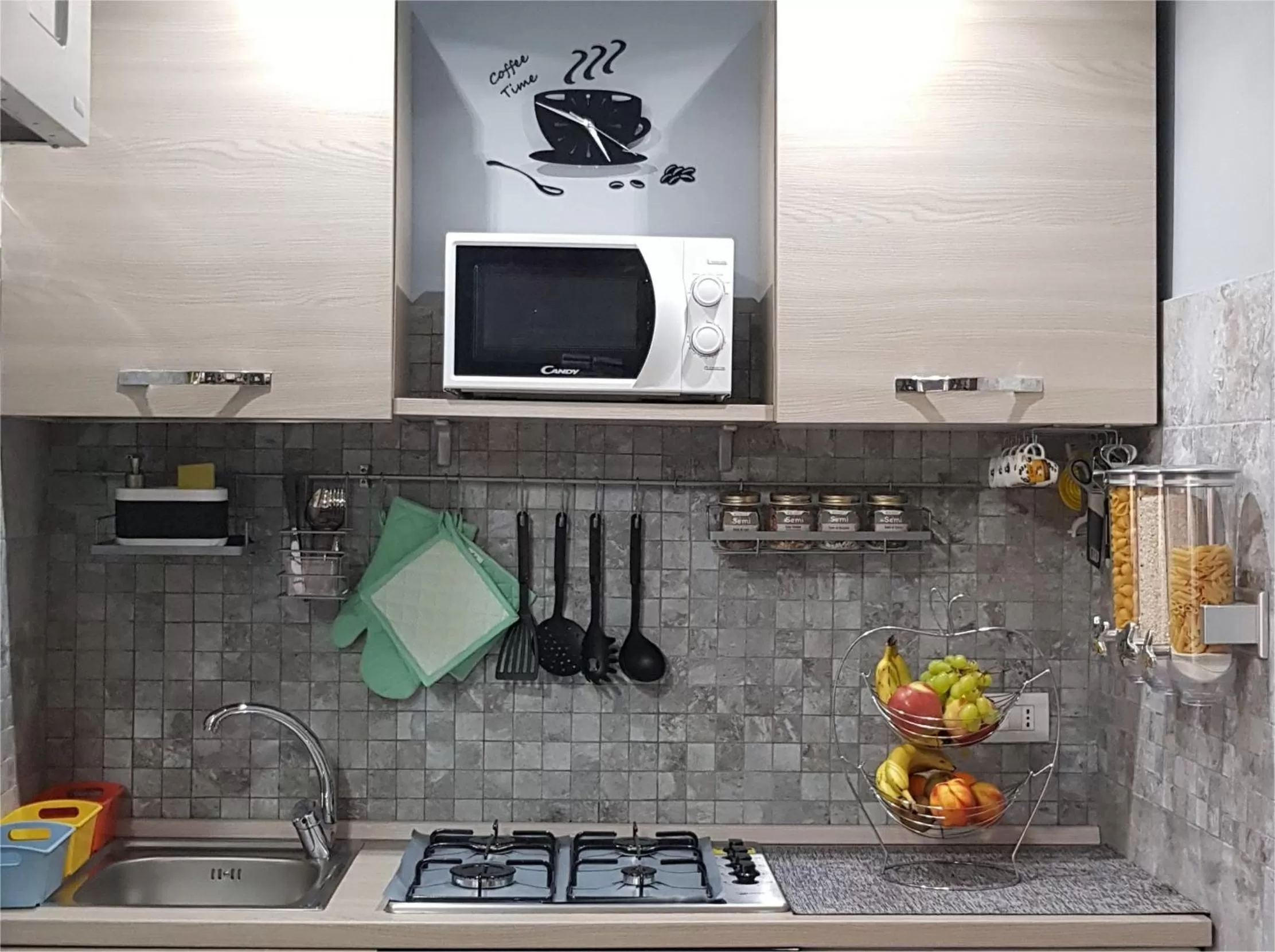 Kitchen or kitchenette in Inna Best House