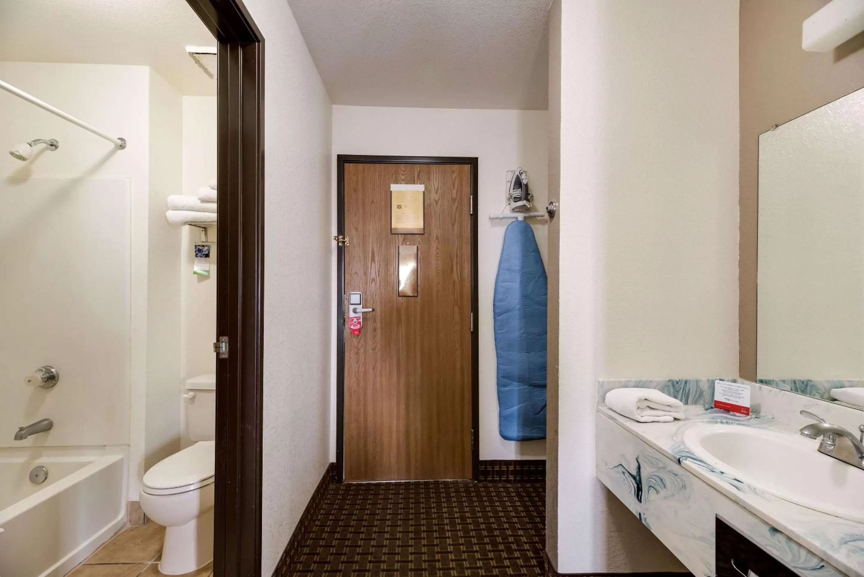 Bathroom in Econo Lodge Inn & Suites Williams - Grand Canyon Area