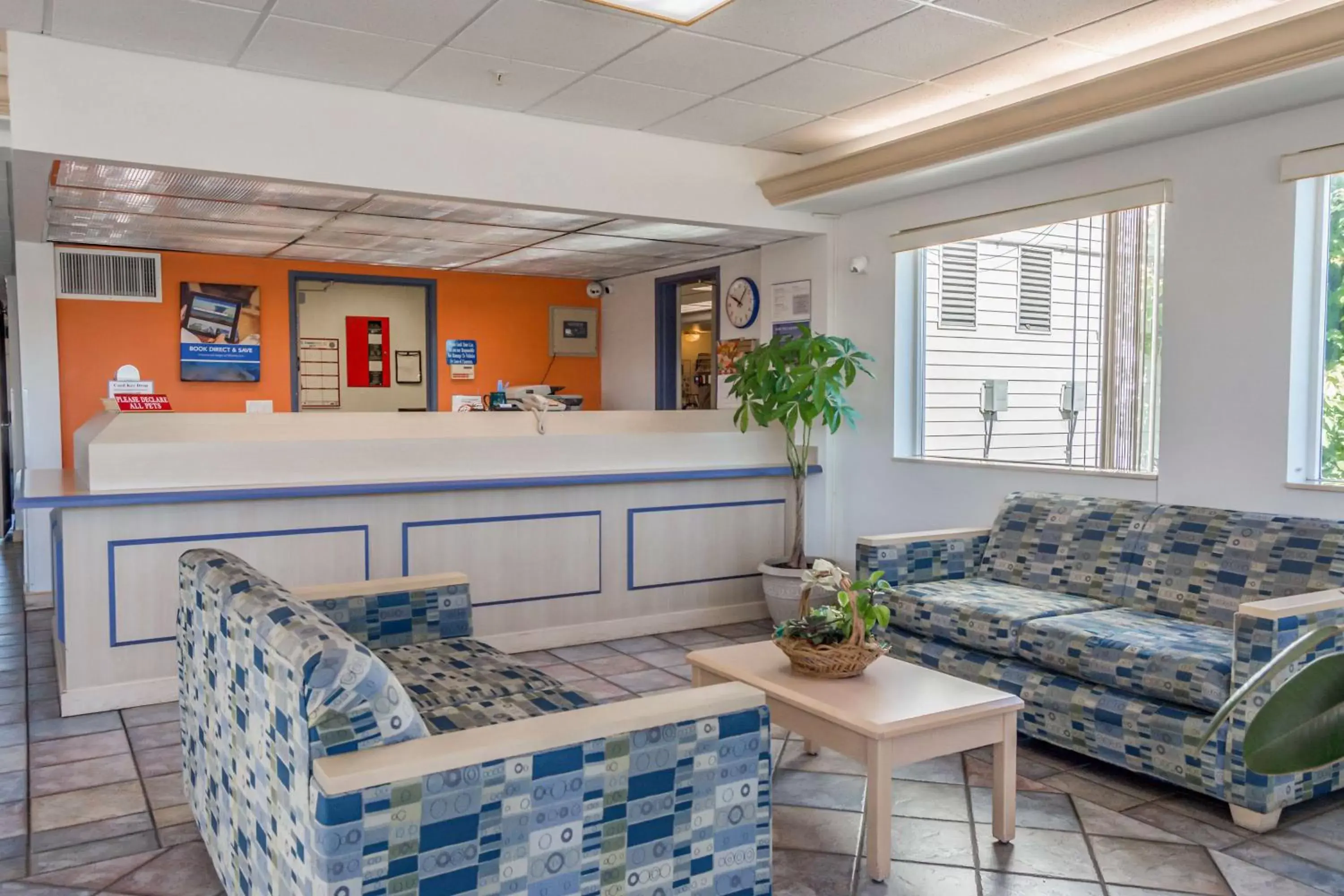 Lobby or reception, Lobby/Reception in Motel 6-Redmond, OR