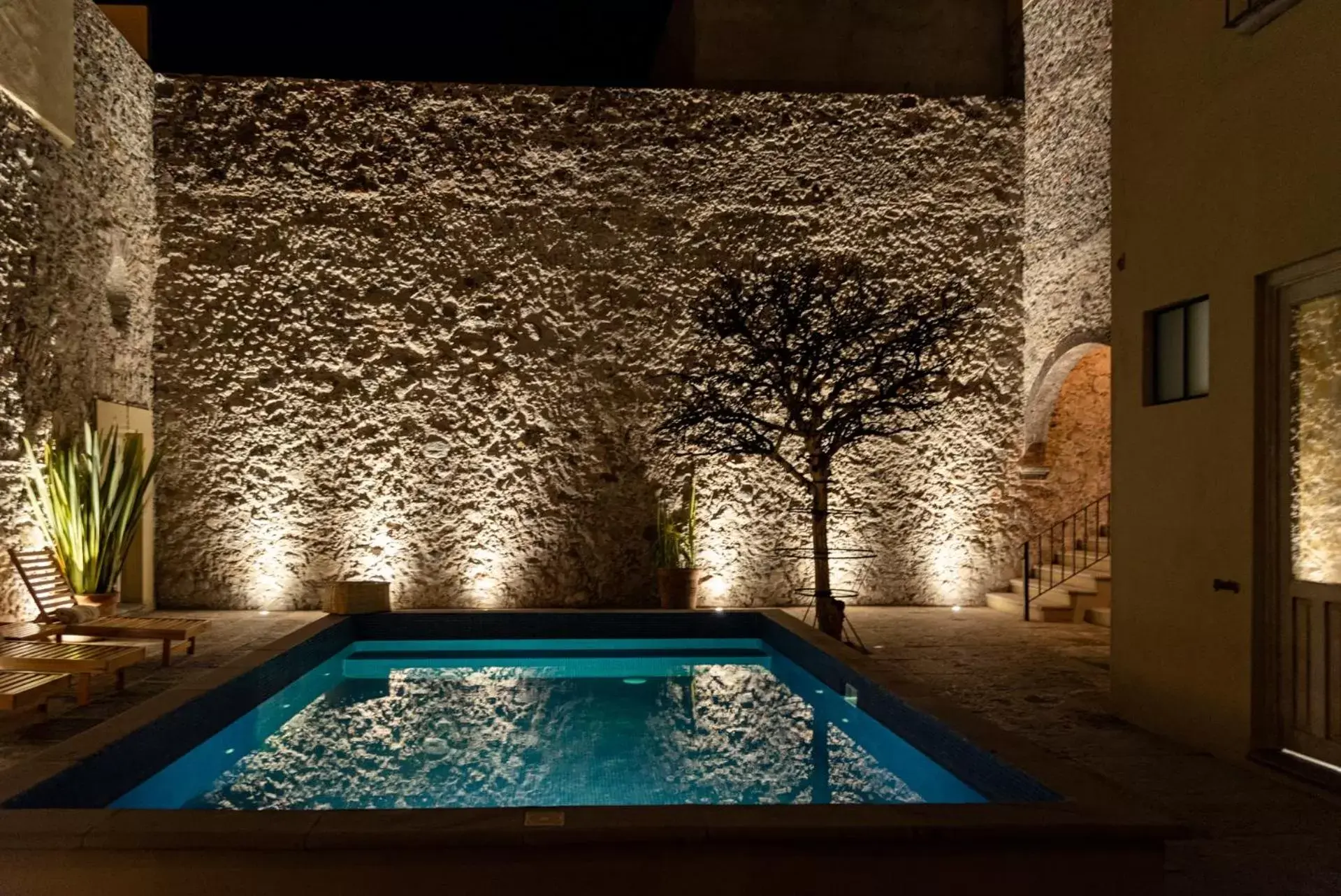 Swimming Pool in Hotel Nena Centro