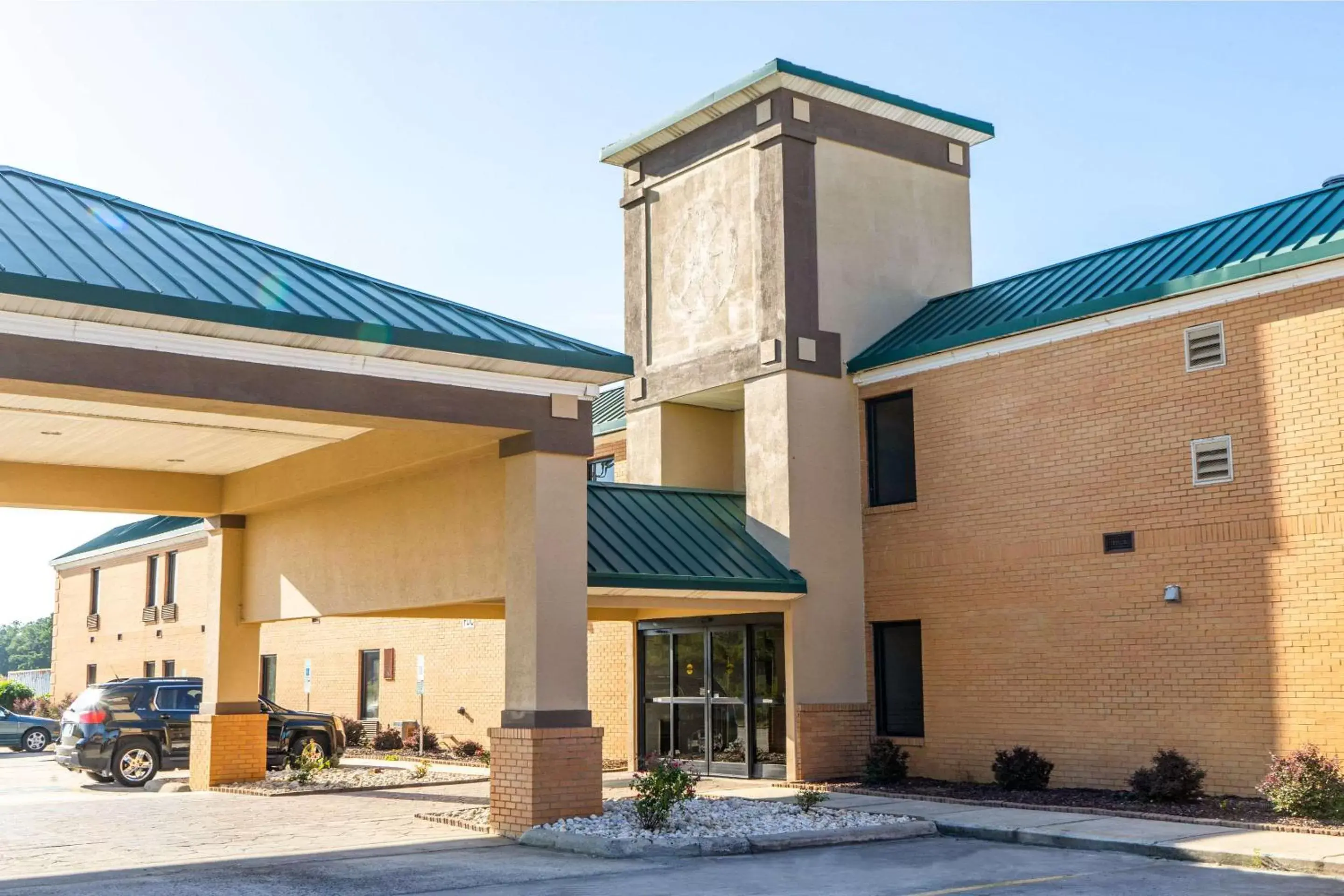 Property Building in Quality Inn Whiteville North