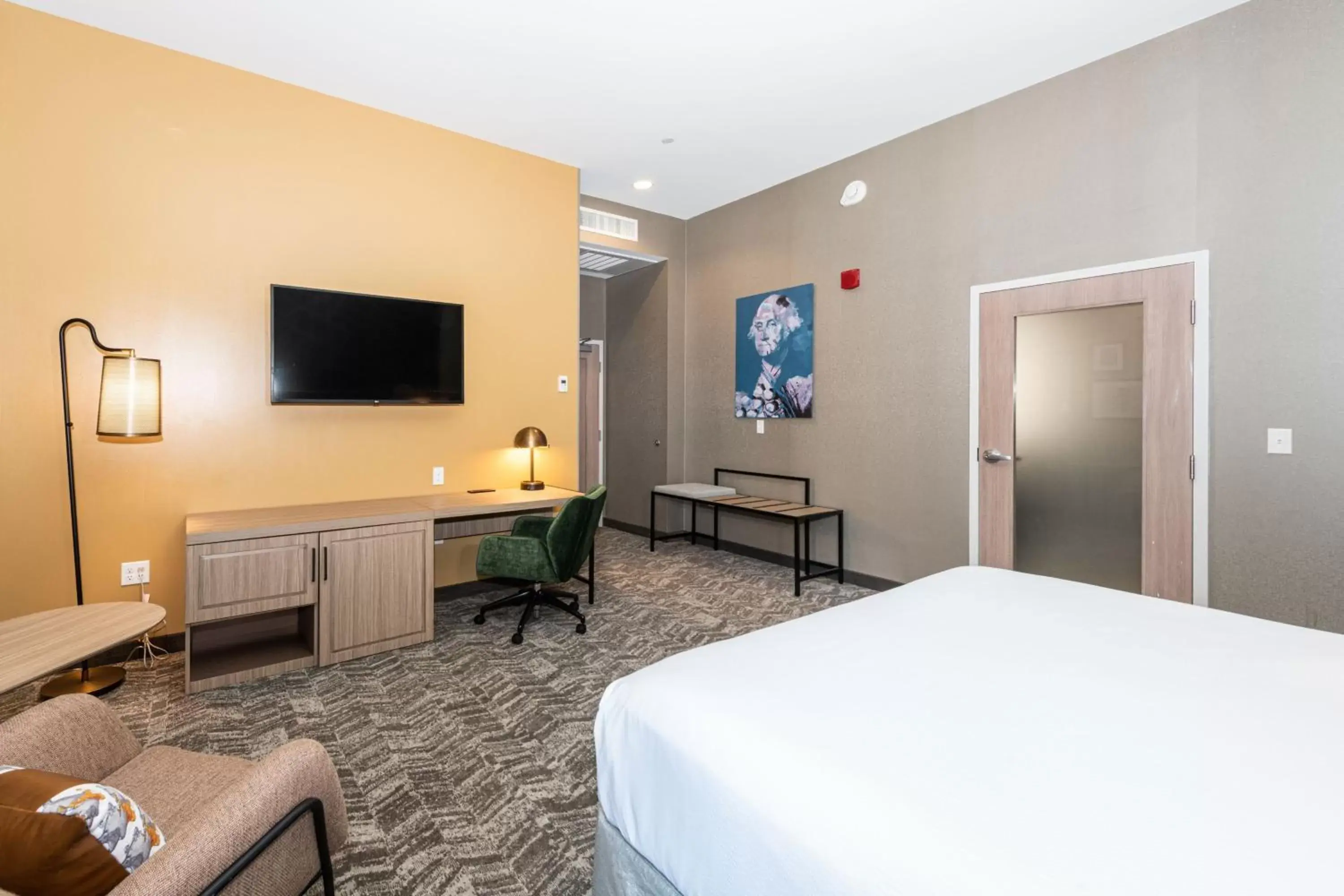 Photo of the whole room, Bed in SpringHill Suites by Marriott Baltimore Downtown Convention Center Area