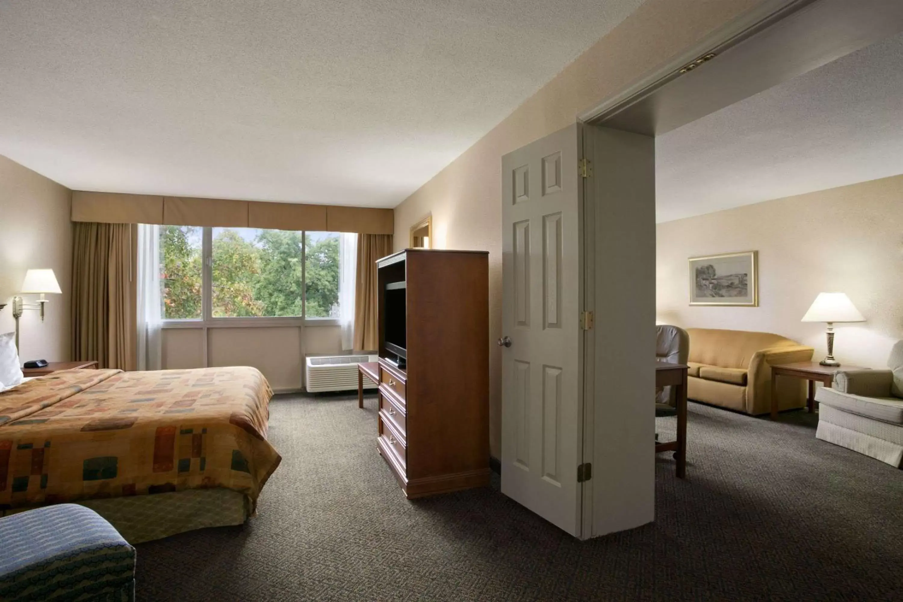 Photo of the whole room in Days Inn by Wyndham Sidney OH