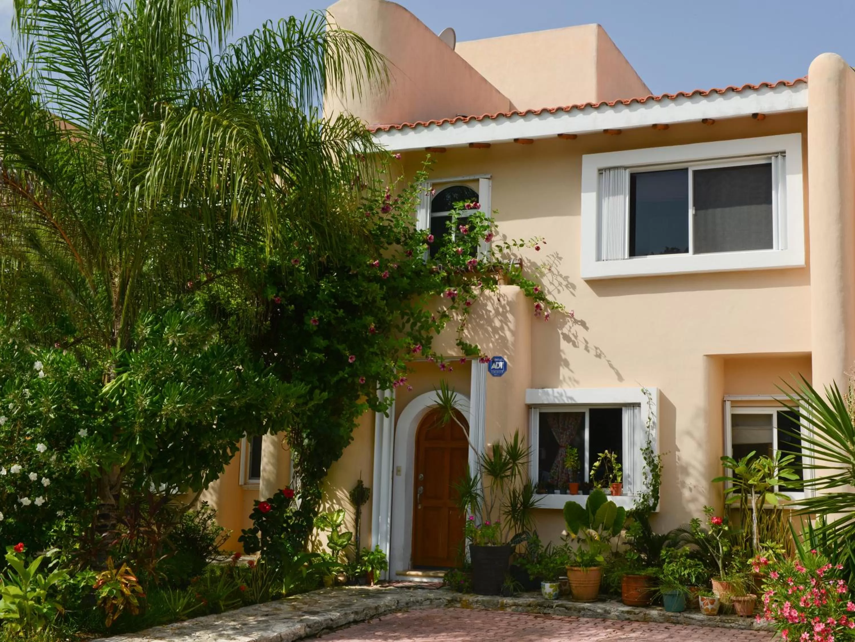 Facade/entrance in B&B Mom's House