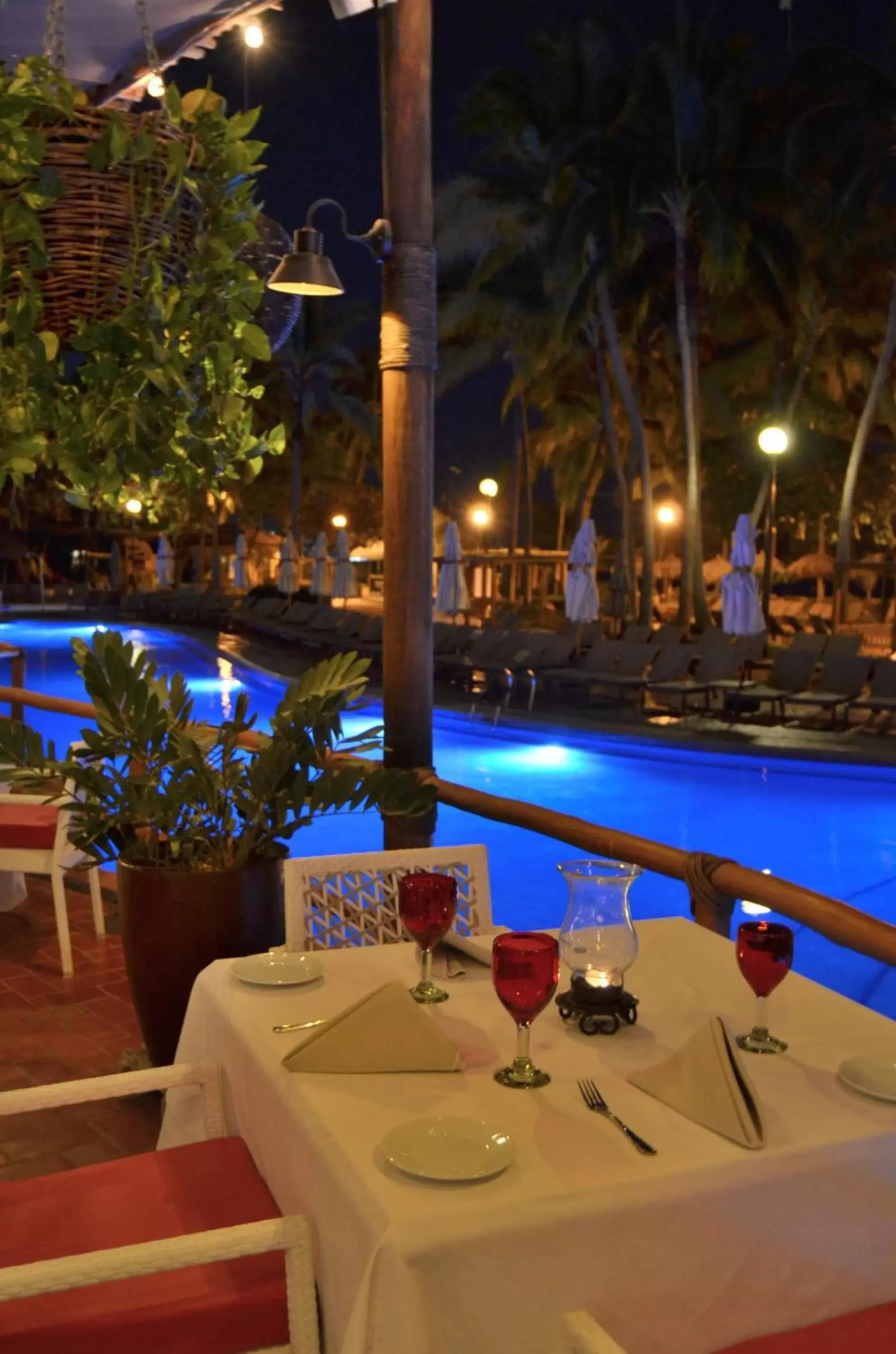 Restaurant/places to eat, Swimming Pool in Fiesta Americana Puerto Vallarta All Inclusive & Spa