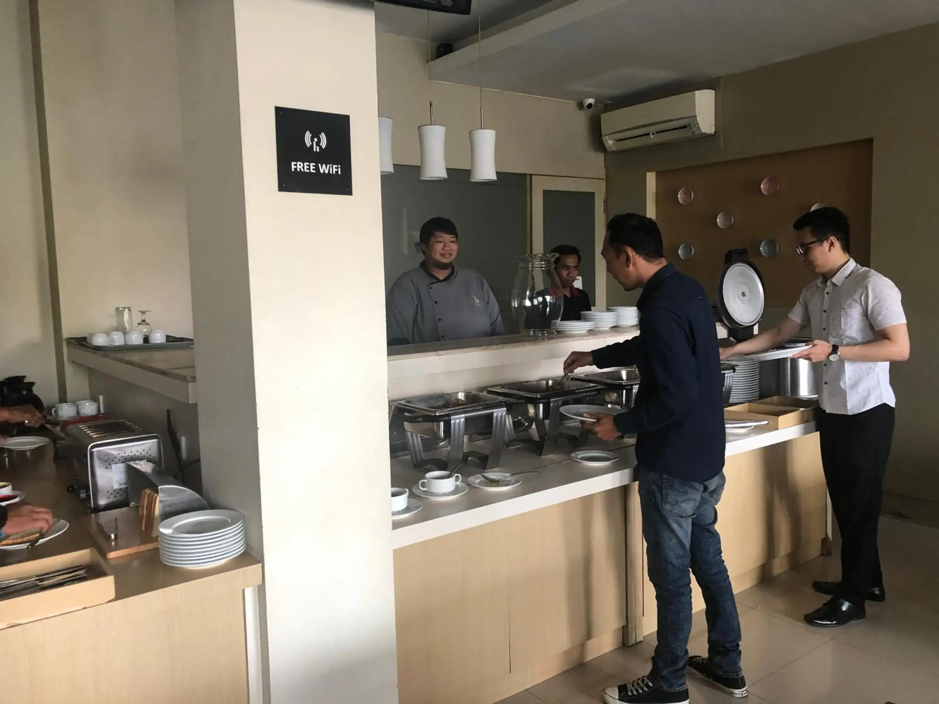 Breakfast in Harlys Residence Breakfast in Harlys Residence