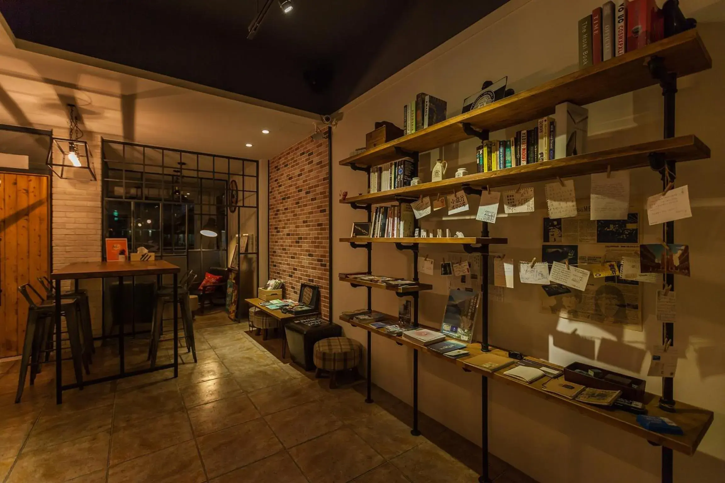 Library, Restaurant/Places to Eat in Mini Voyage Hostel