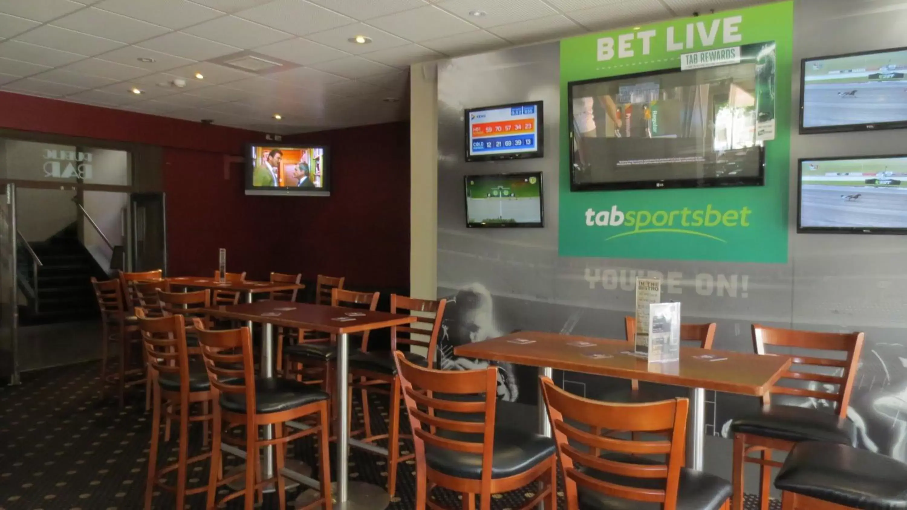 Lounge or bar, Restaurant/Places to Eat in Amaroo Hotel Dubbo