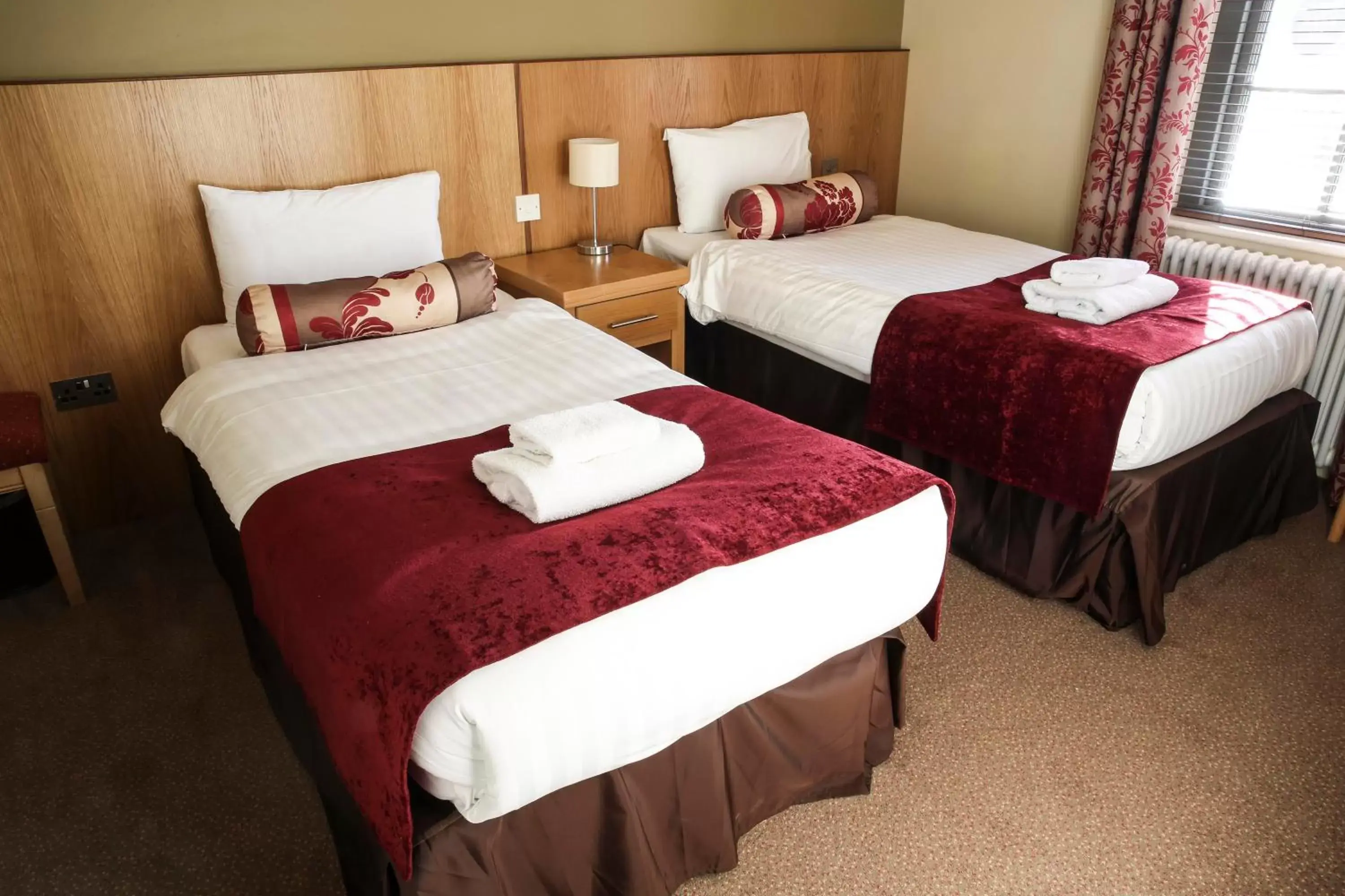 Superior Twin Room in Belmore Court & Motel