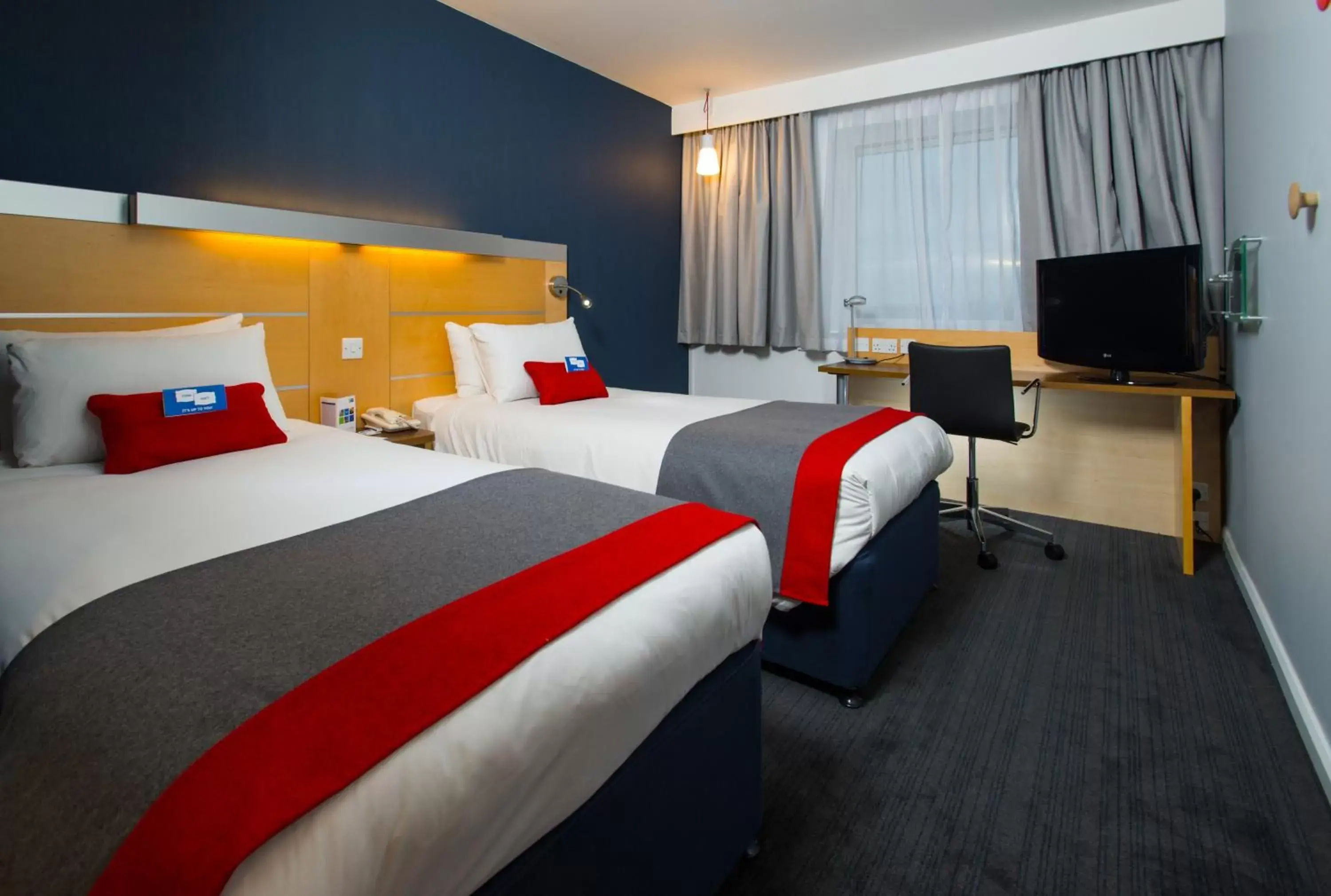 Twin Room in Holiday Inn Express Bedford, an IHG Hotel