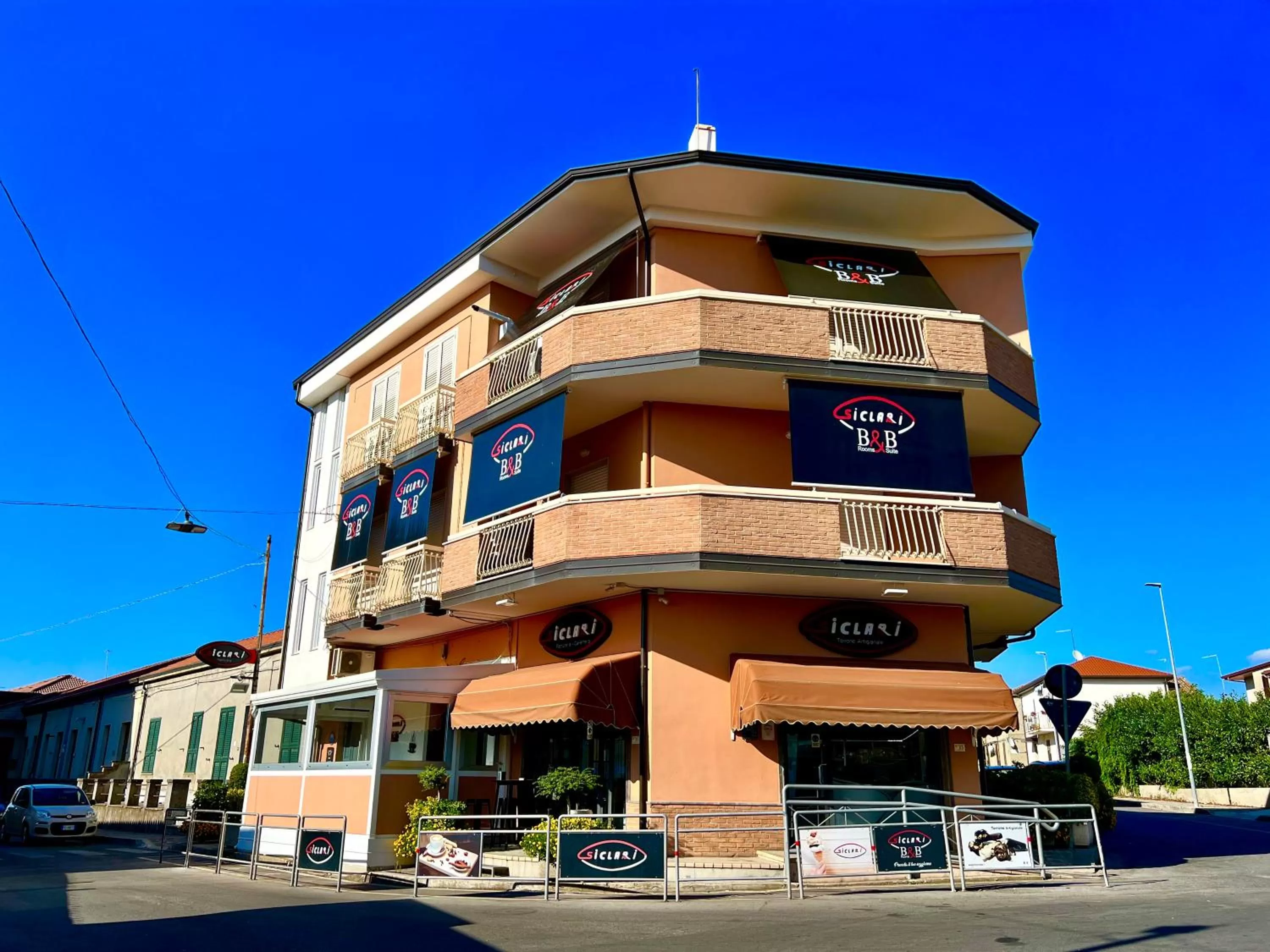 Property Building in Siclari B&B-Rooms&Suite