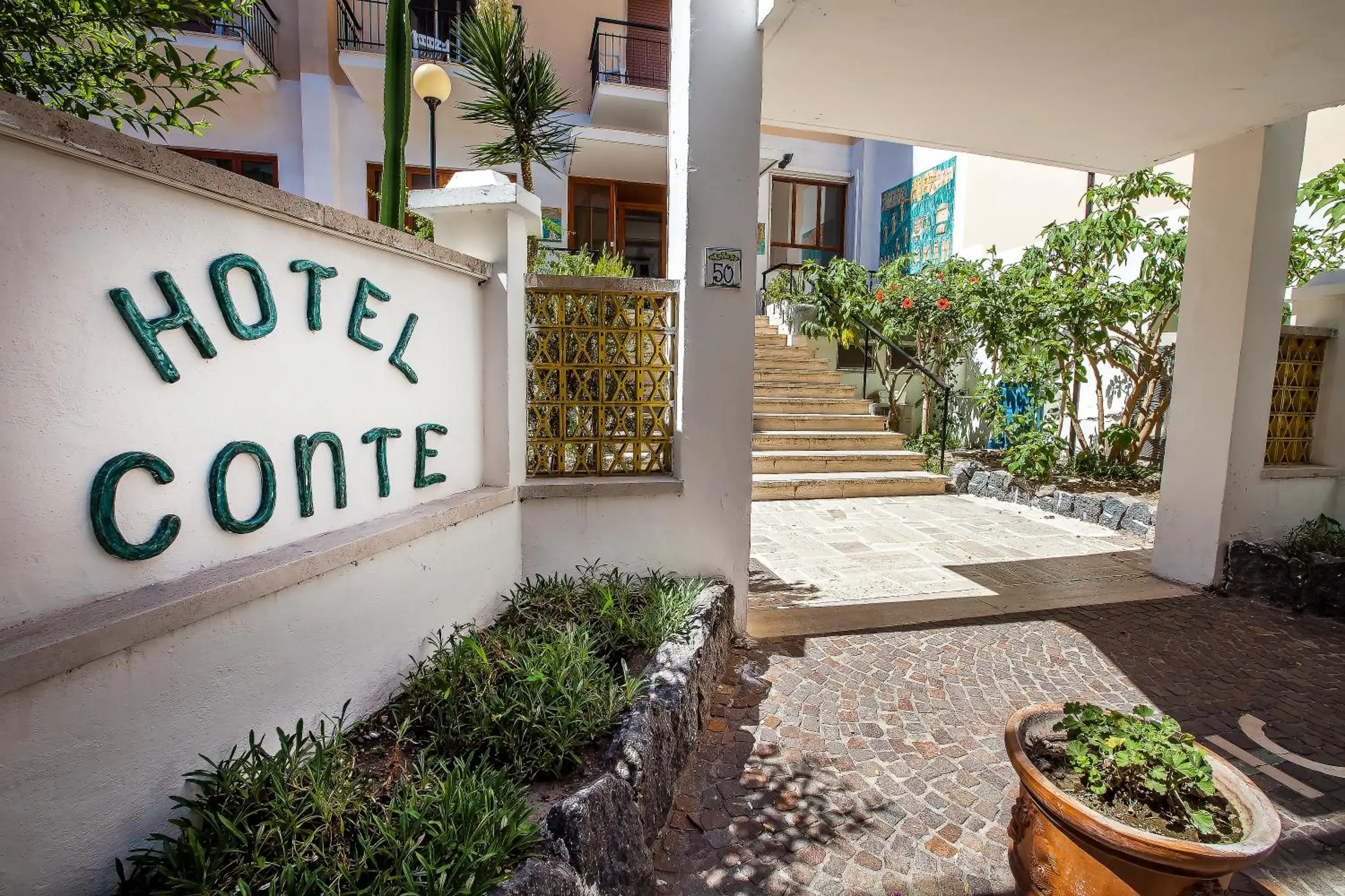 Facade/entrance in Hotel Conte