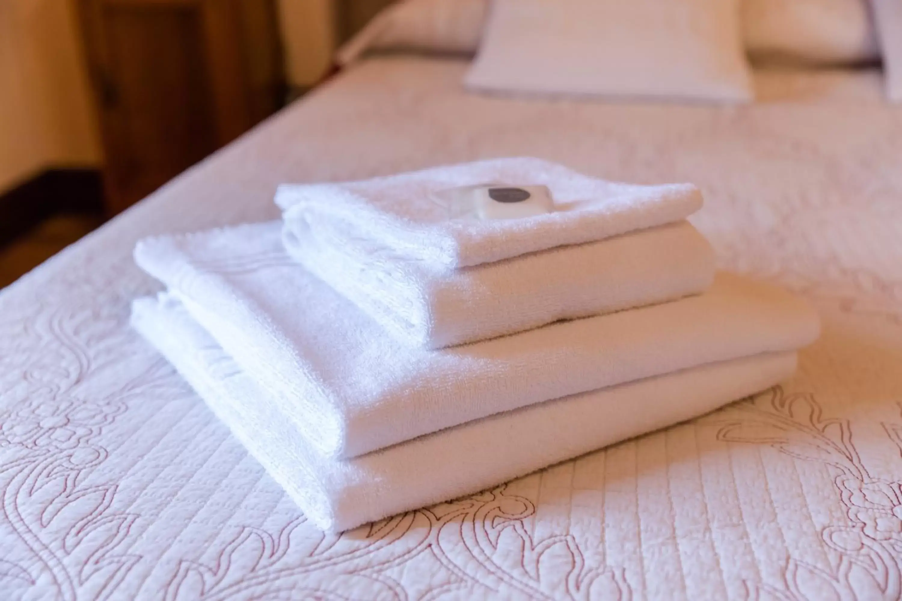 towels, Bed in B&B Villa Nichesola
